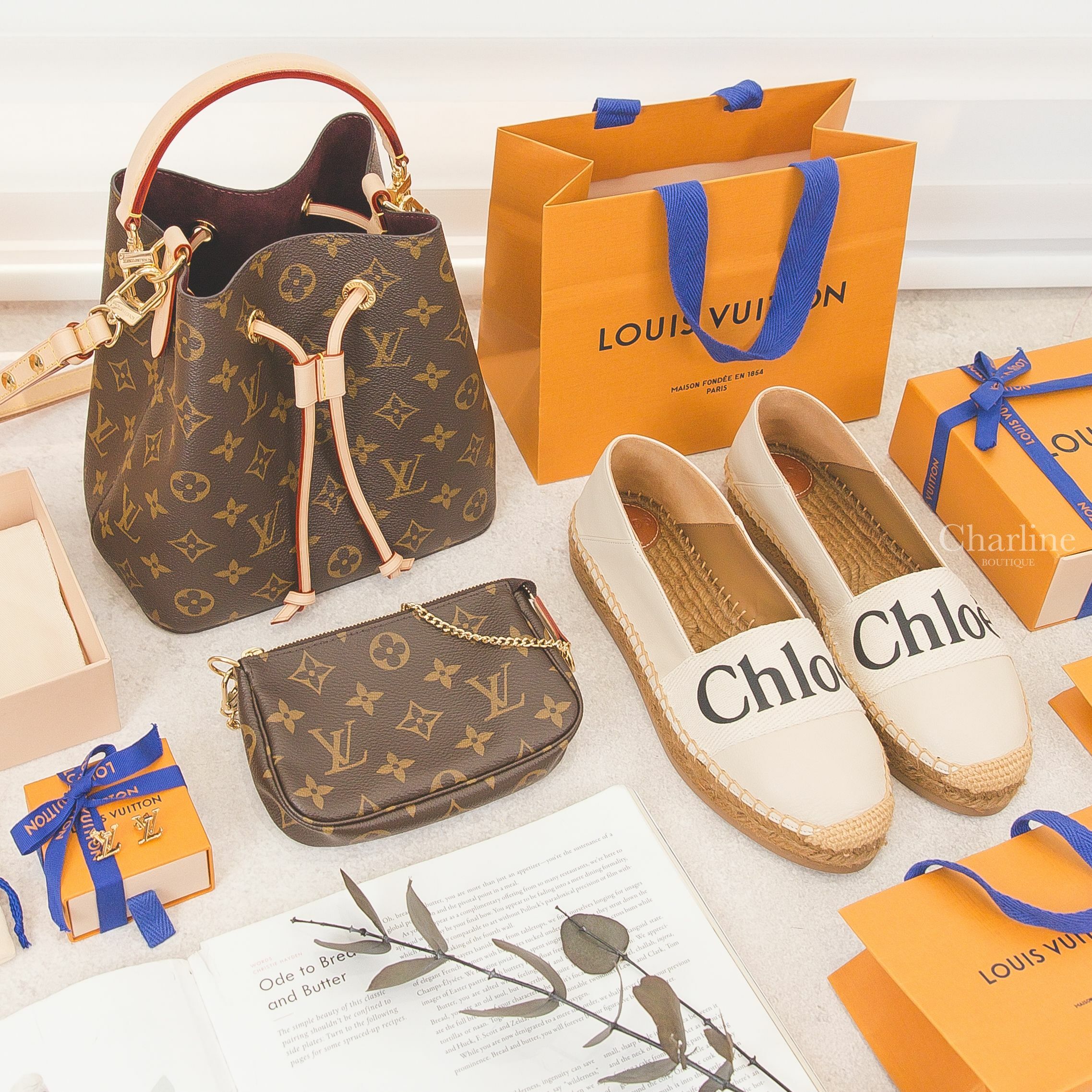 LV Néonoé BB 咖啡色老花帆布肩背包,LV Pochette Accessoires 咖啡色老花迷你鏈帶包,LV Earrings 金色字母耳環,Chloe Espadrille 白底黑字草編鞋-Charline Boutique 精品代購