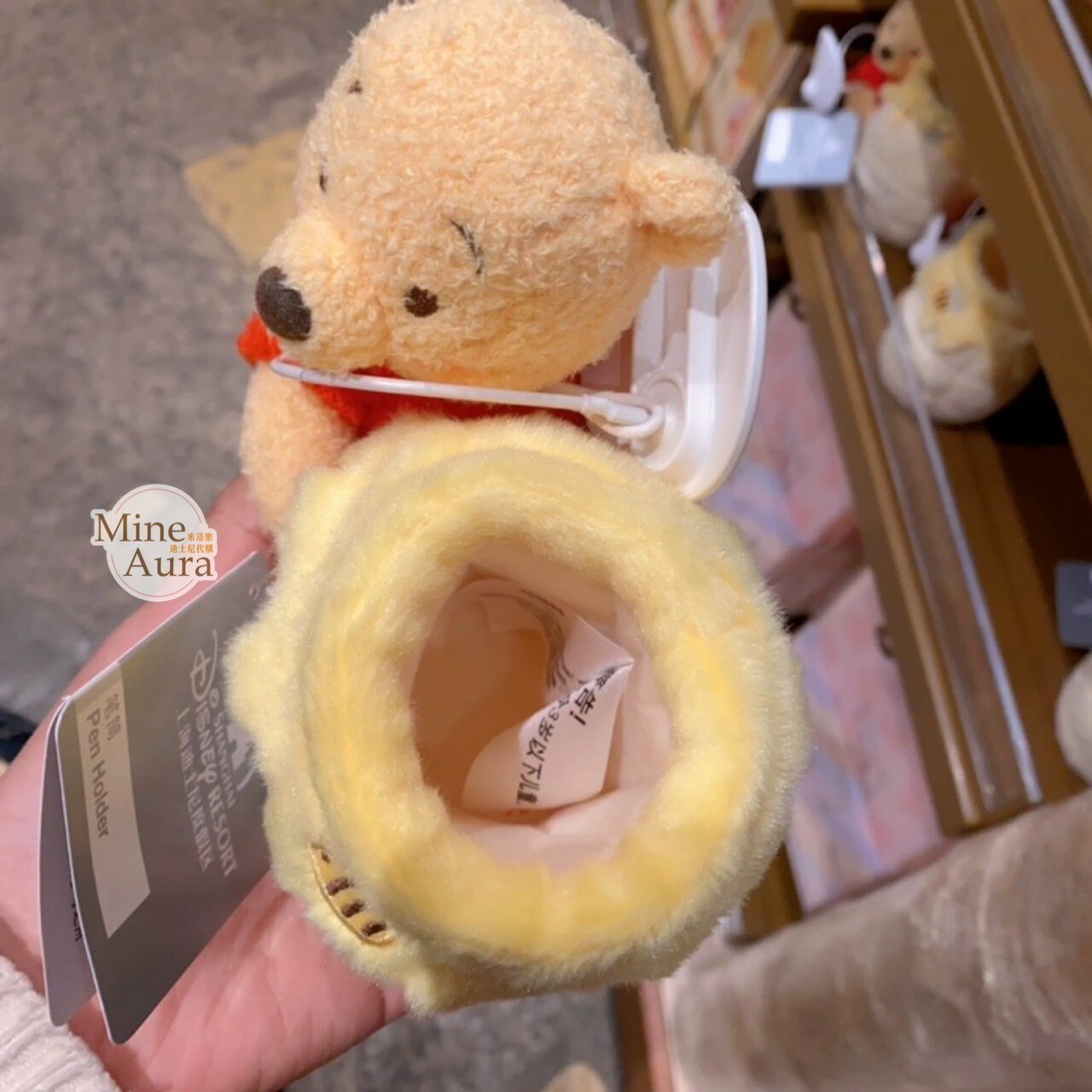 小熊維尼 Winnie the Pooh 抱蜂蜜罐造型 絨毛 筆筒 擺飾品 -上海迪士尼樂園