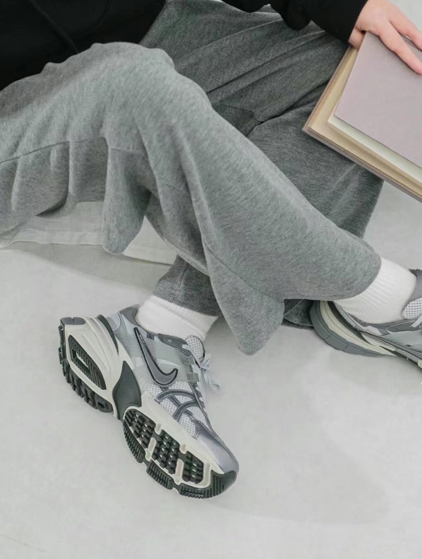 NIKE V2K RUN RUNTEKK 復古灰 灰黑 FD0736003