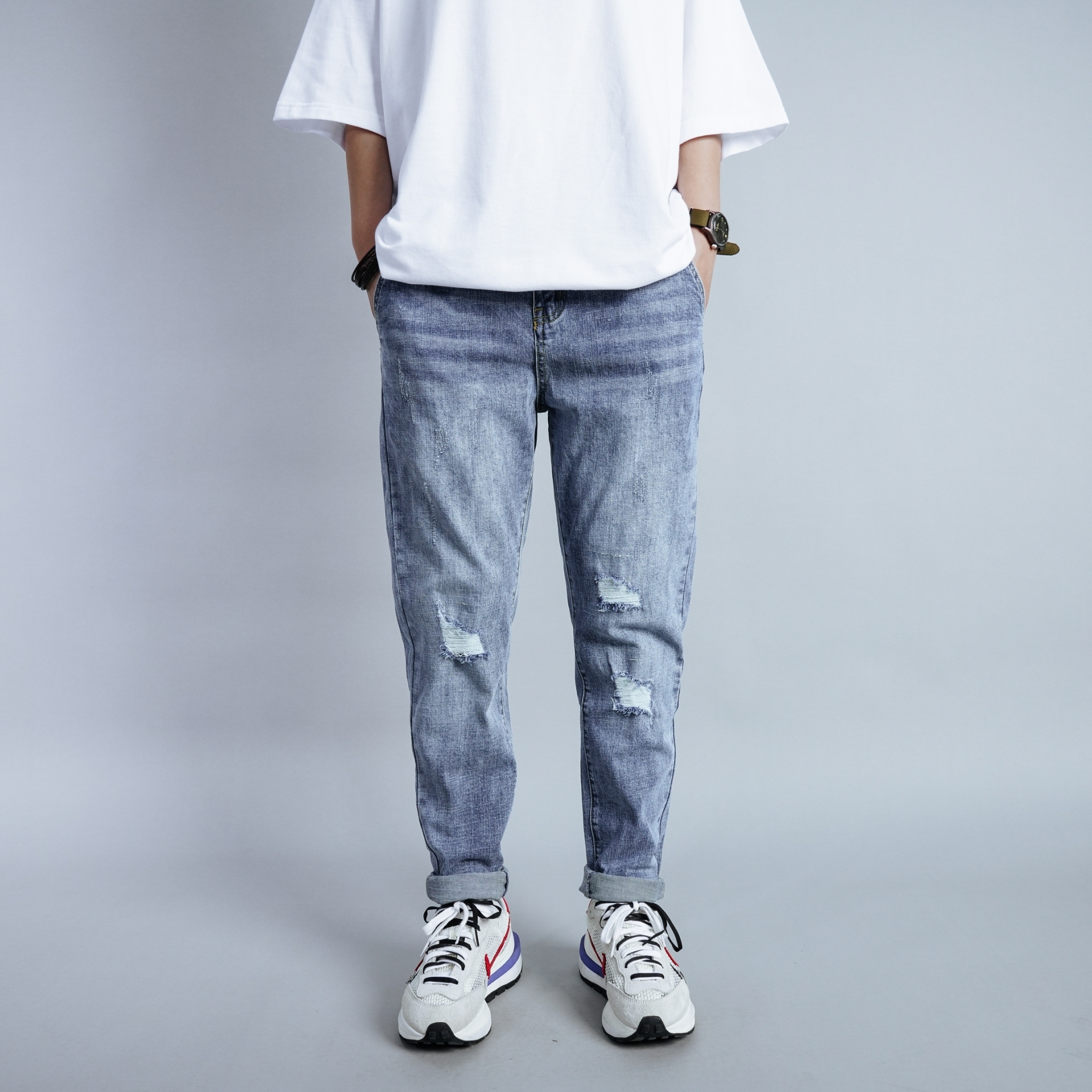 SBG 上寬下窄彈力抓破補釘牛仔褲 039