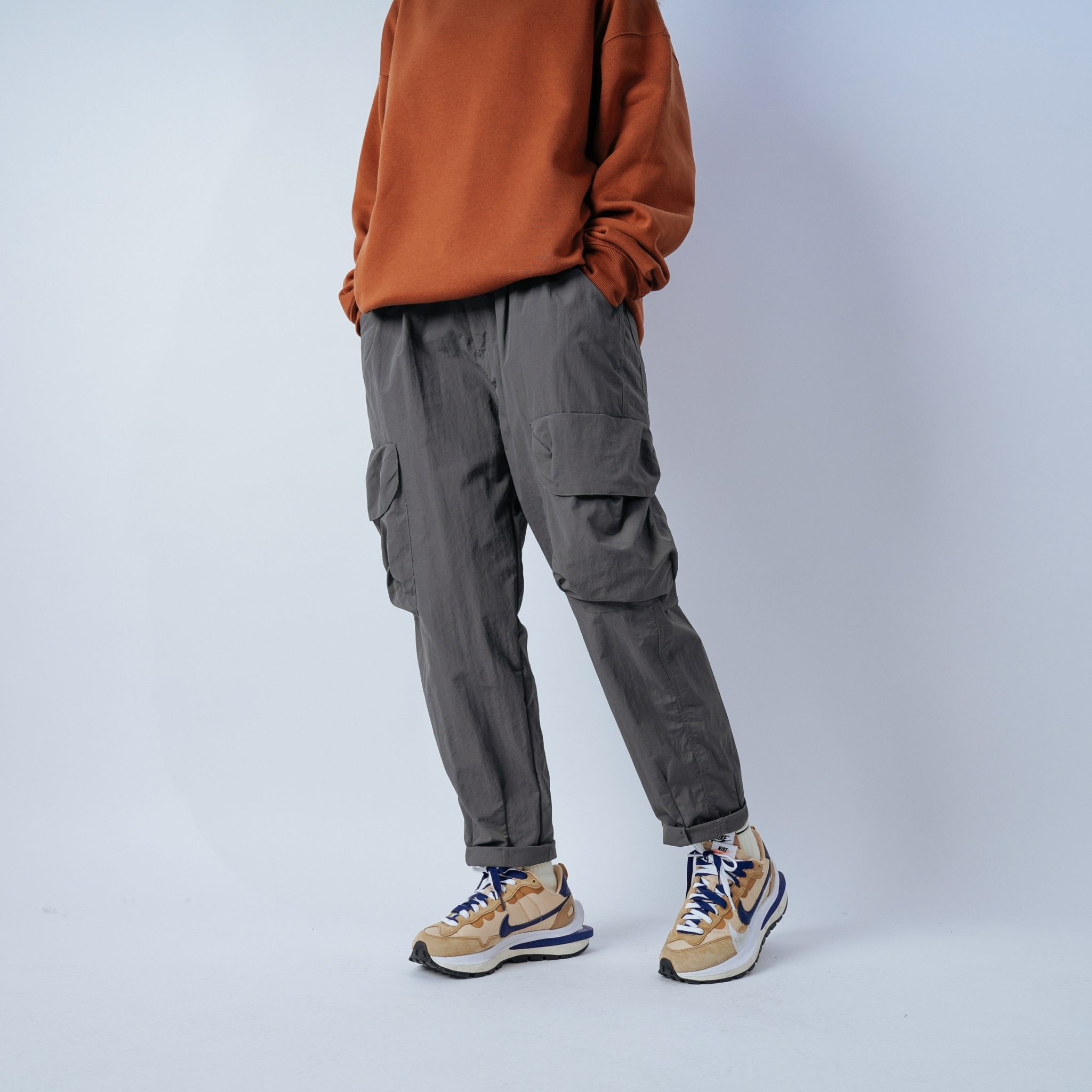 SBG 防潑水微皺感磁吸立體大口袋打折繭型工裝長褲 044