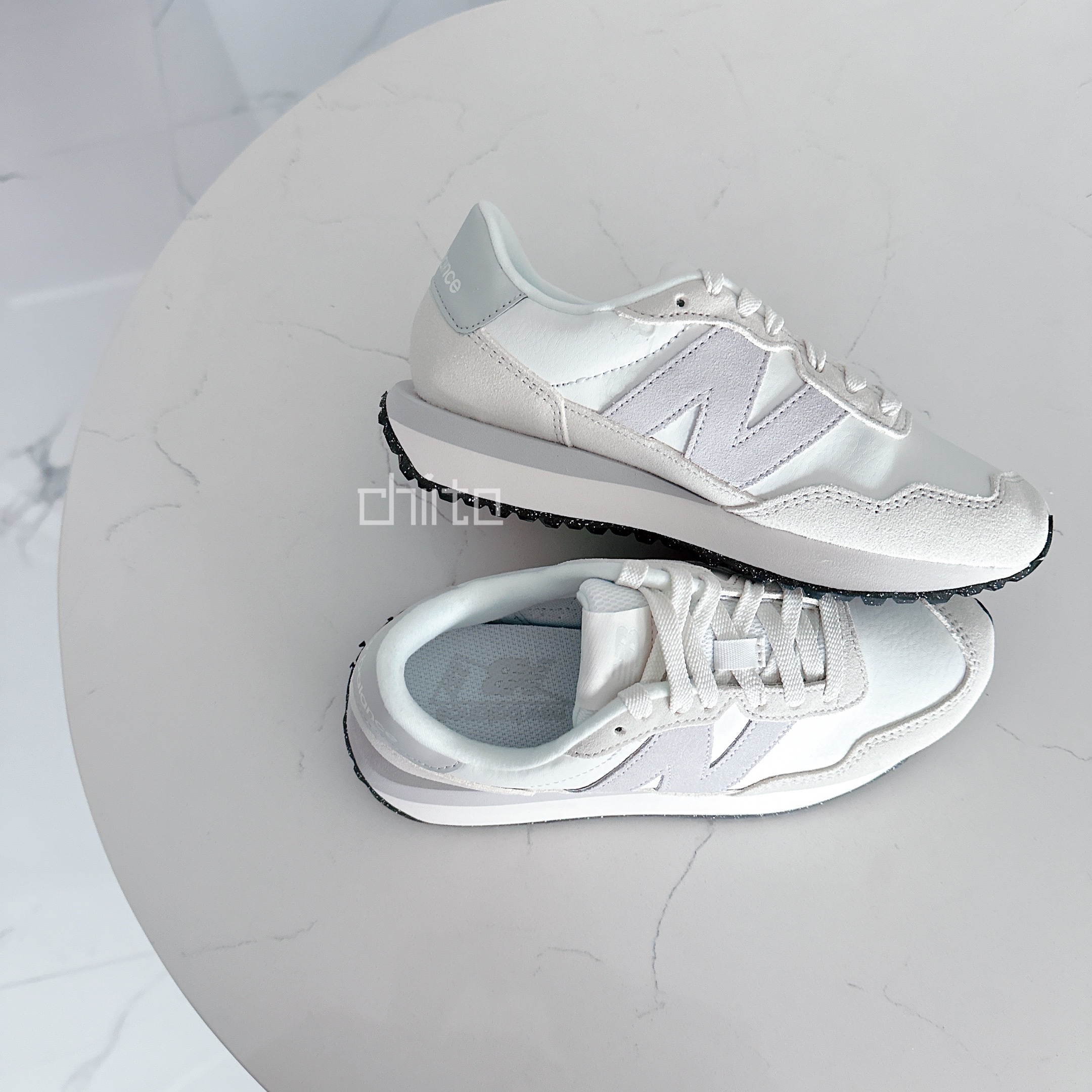 New Balance WS237 溫柔奶白