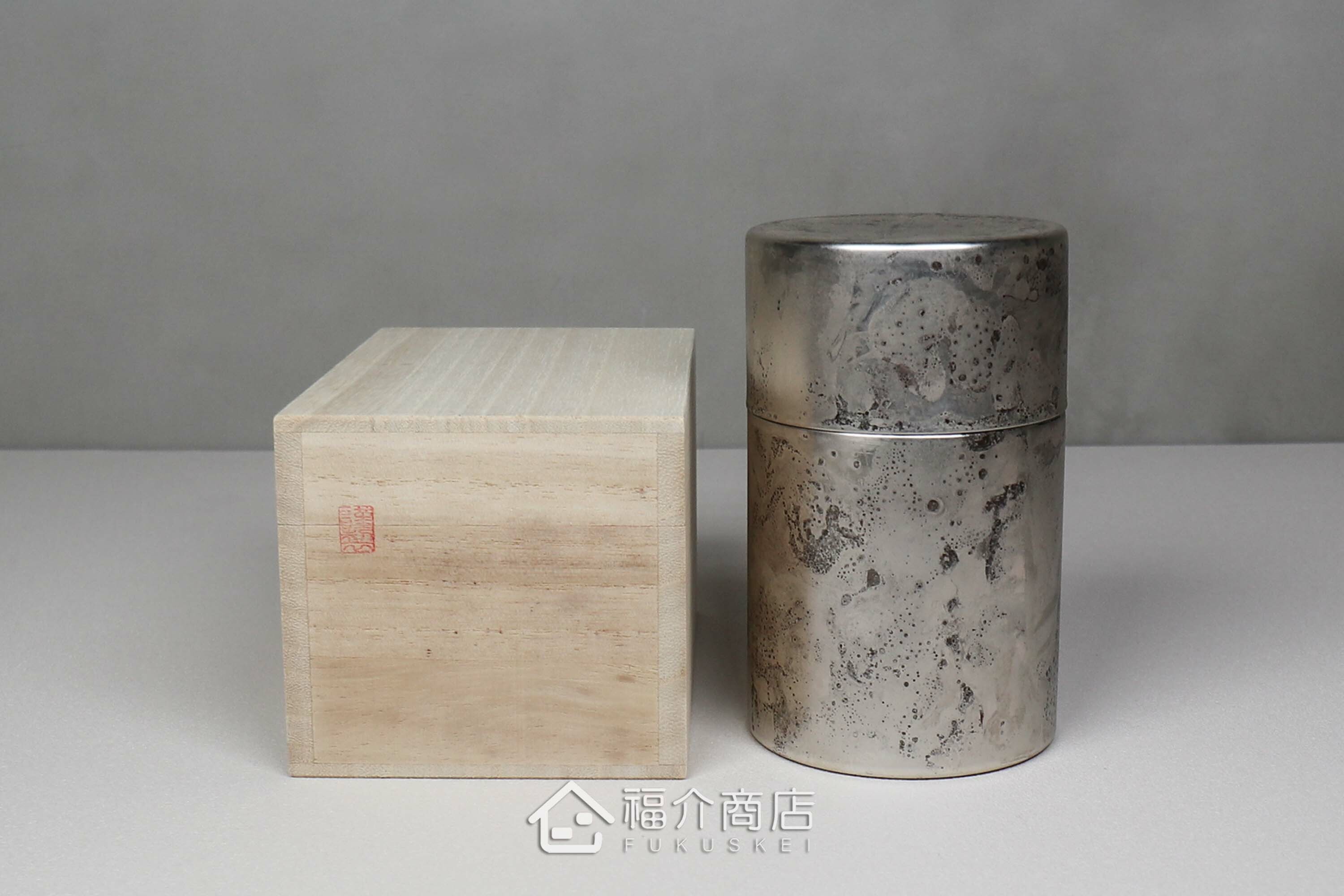 不鏽鋼材質用於保存茶葉用的銀色茶葉罐