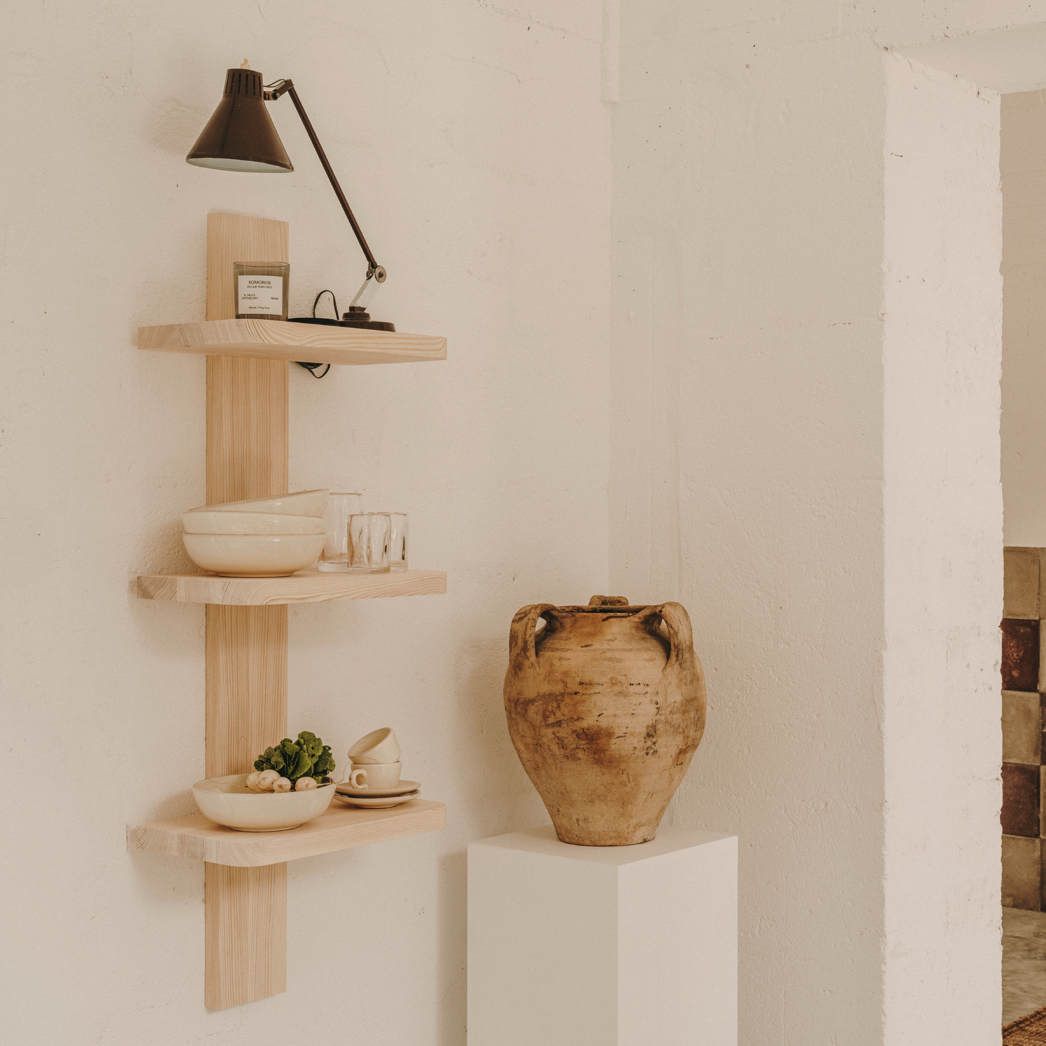 十字 / 三層壁掛架 by FRAMA