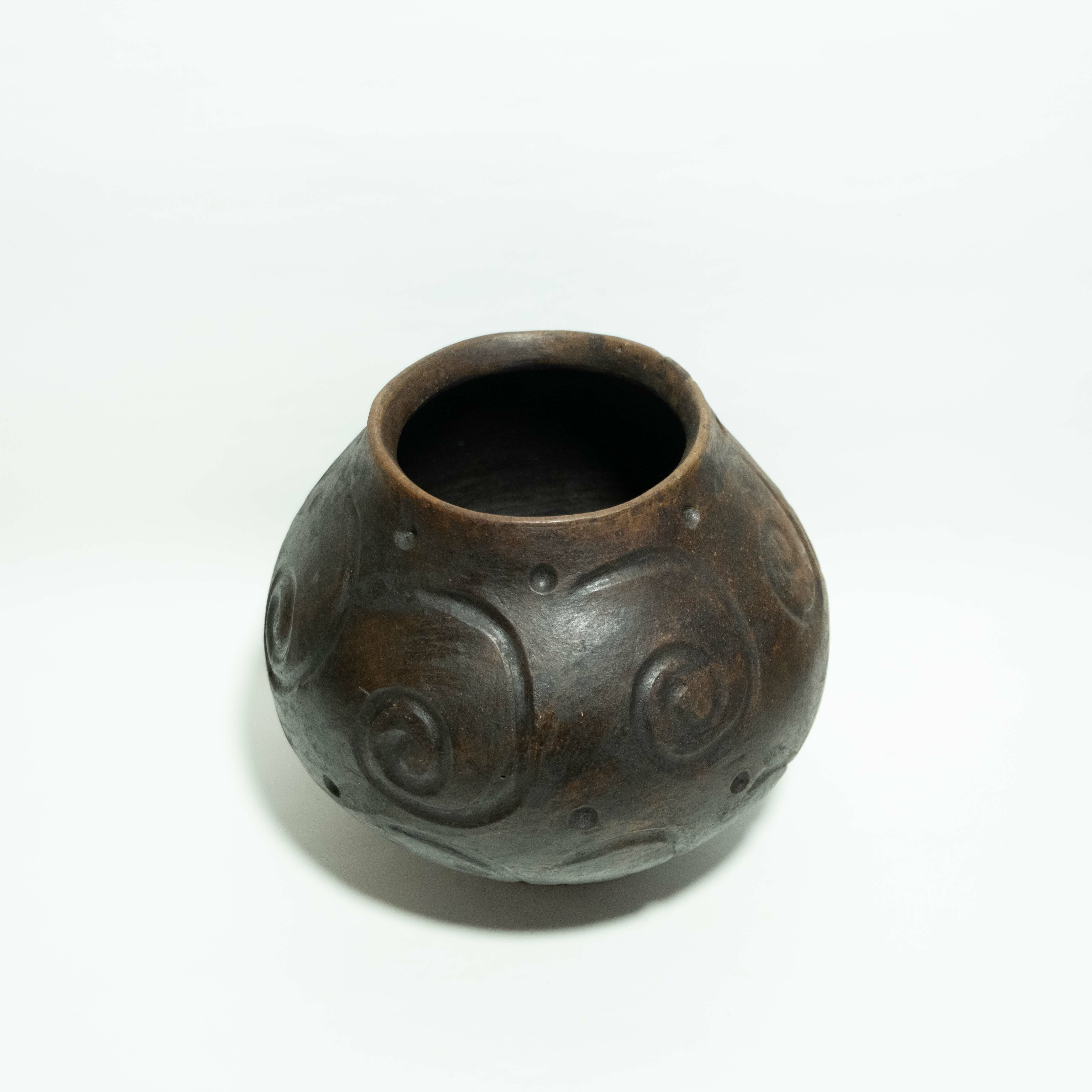 陶器｜鐵黑陶 - 漣漪｜薩爾瓦多