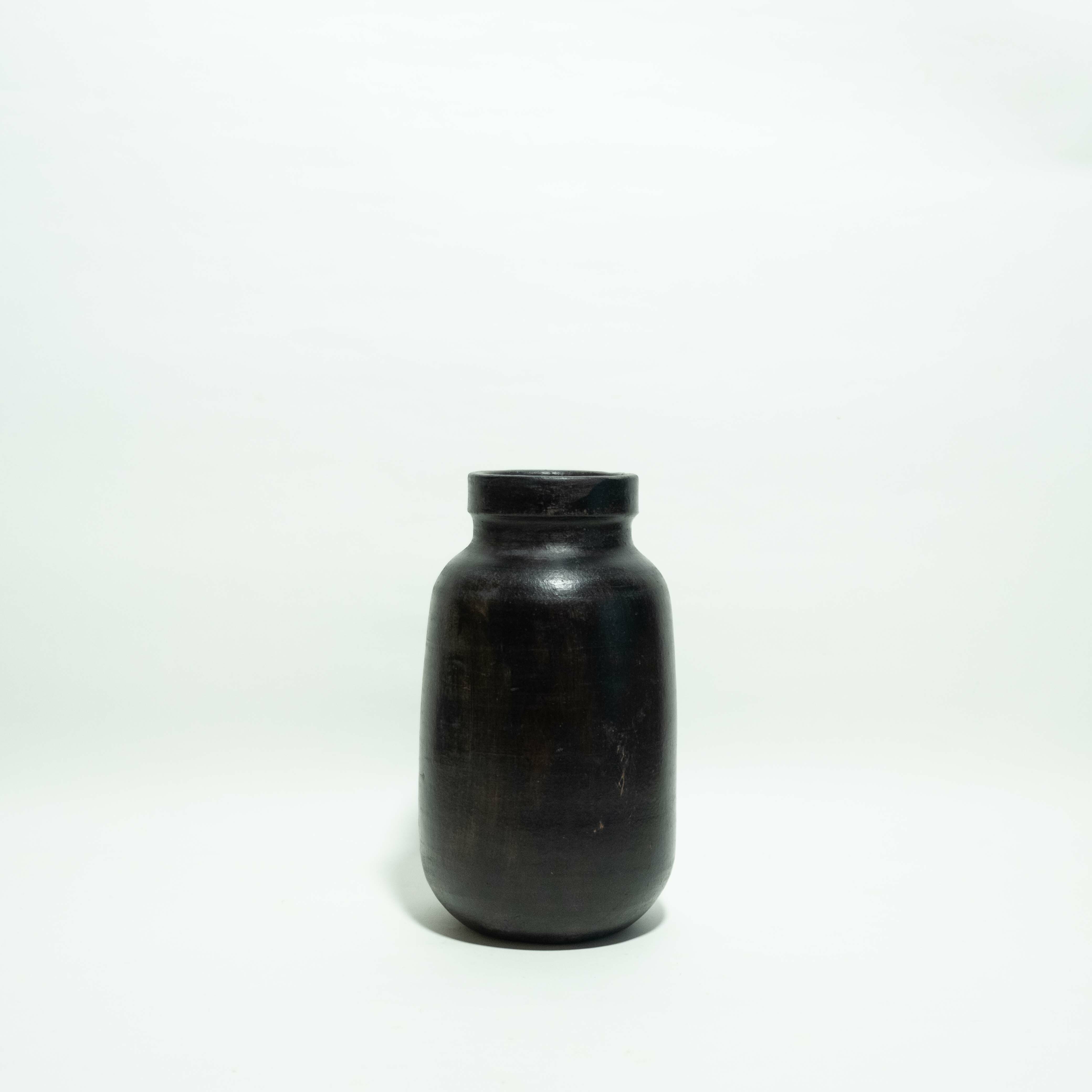 陶器｜鐵黑陶 - 編織長瓶｜薩爾瓦多