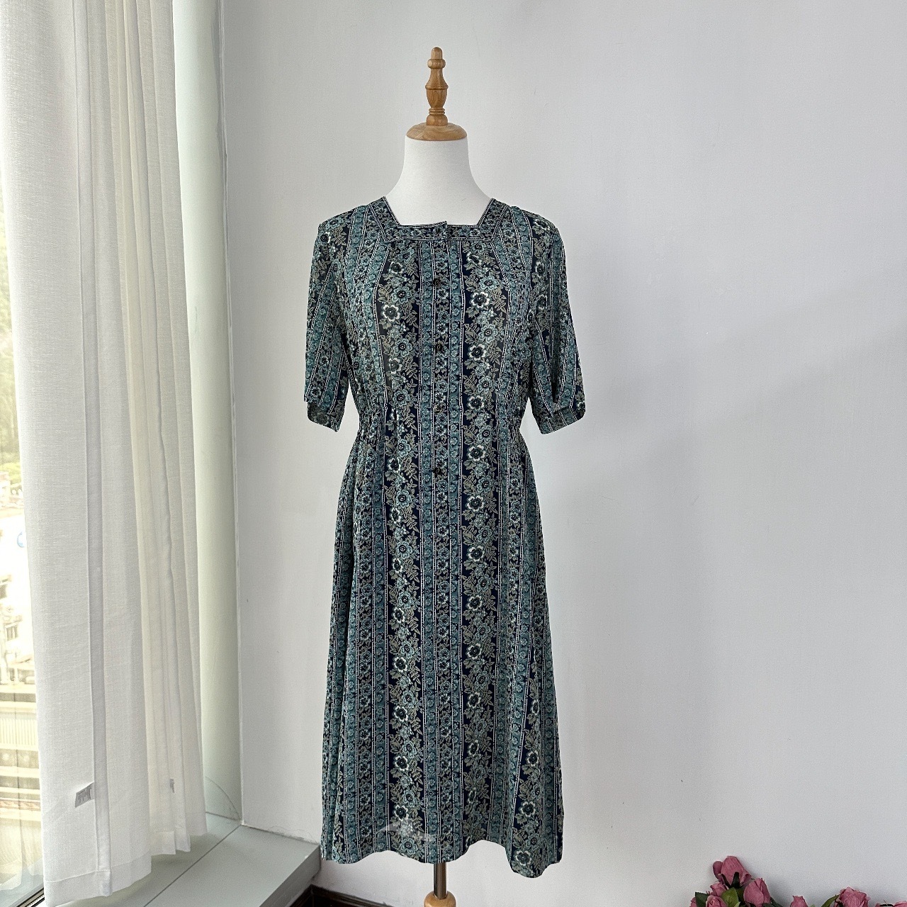 日本製湖水藍花間短袖連身裙