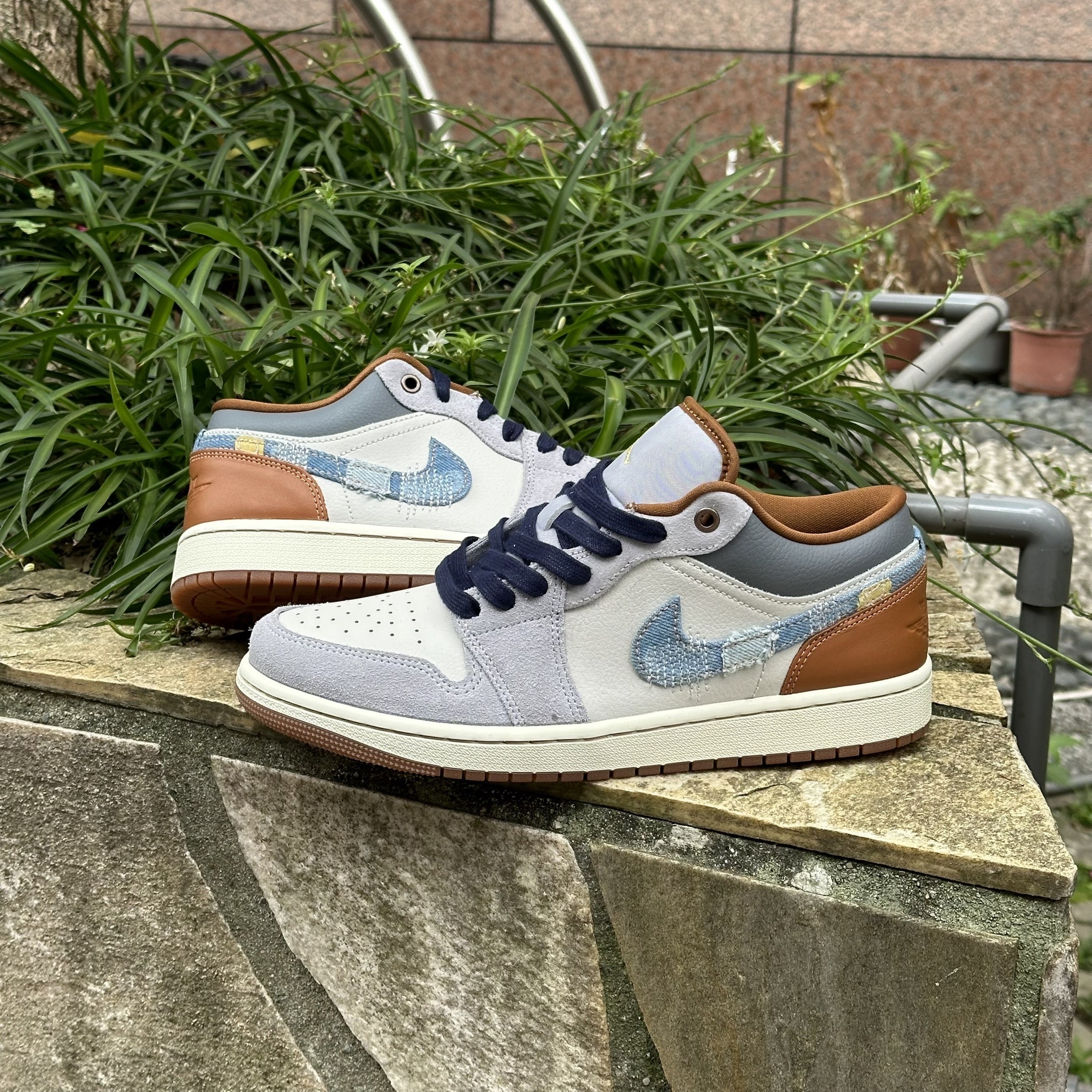 【官網限定】NIKE AIR JORDAN 1 LOW 丹寧 拼接 麂皮 灰白藍 男鞋 FZ5042-041 IV