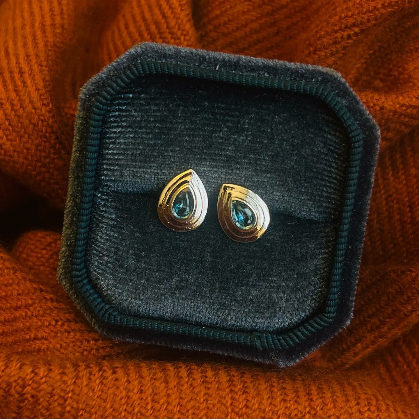 [原石] 人造藍鋯石 耳環