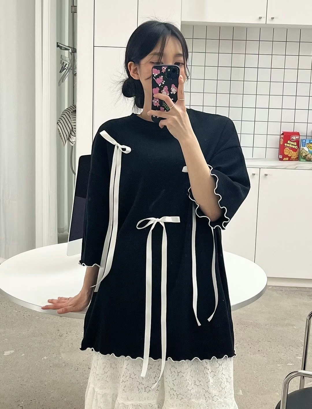 【現貨】NEHA正韓 ♥ 可愛蝴蝶結木耳邊上衣_黑