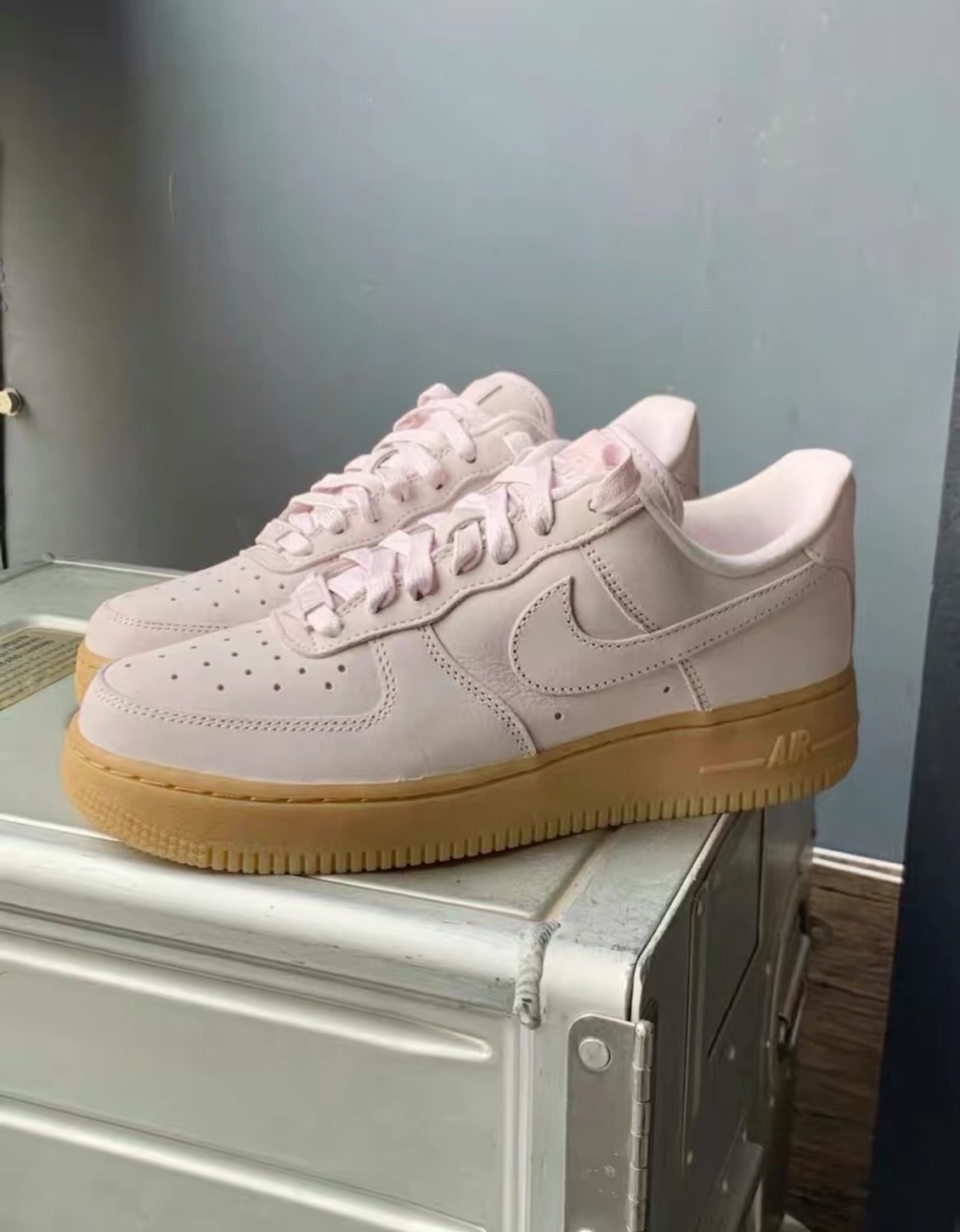 Nike Air Force 1 粉紅餅乾底