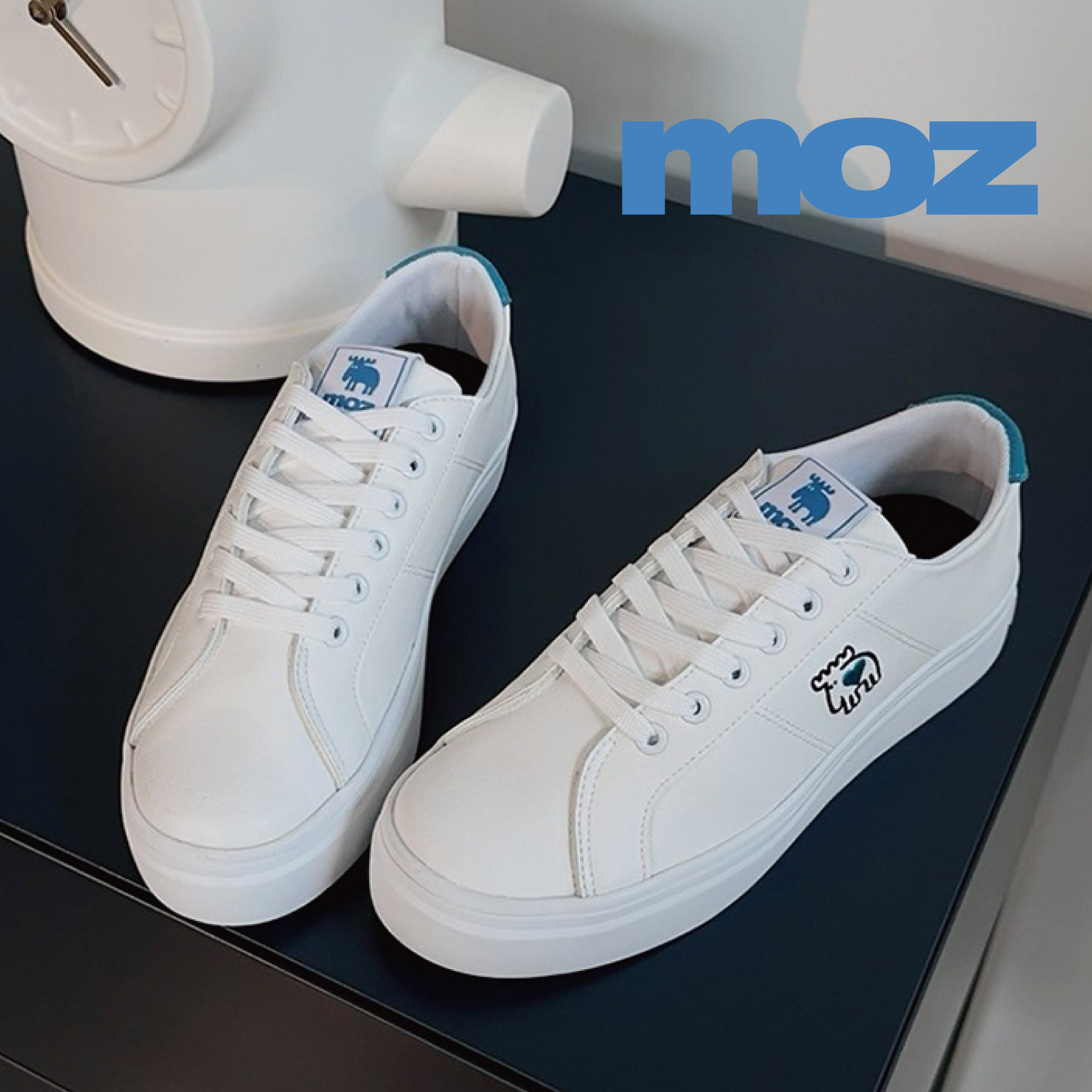 moz瑞典駝鹿 舒適皮質 愛心小白鞋 休閒鞋 (白/湖藍) 法式刺繡