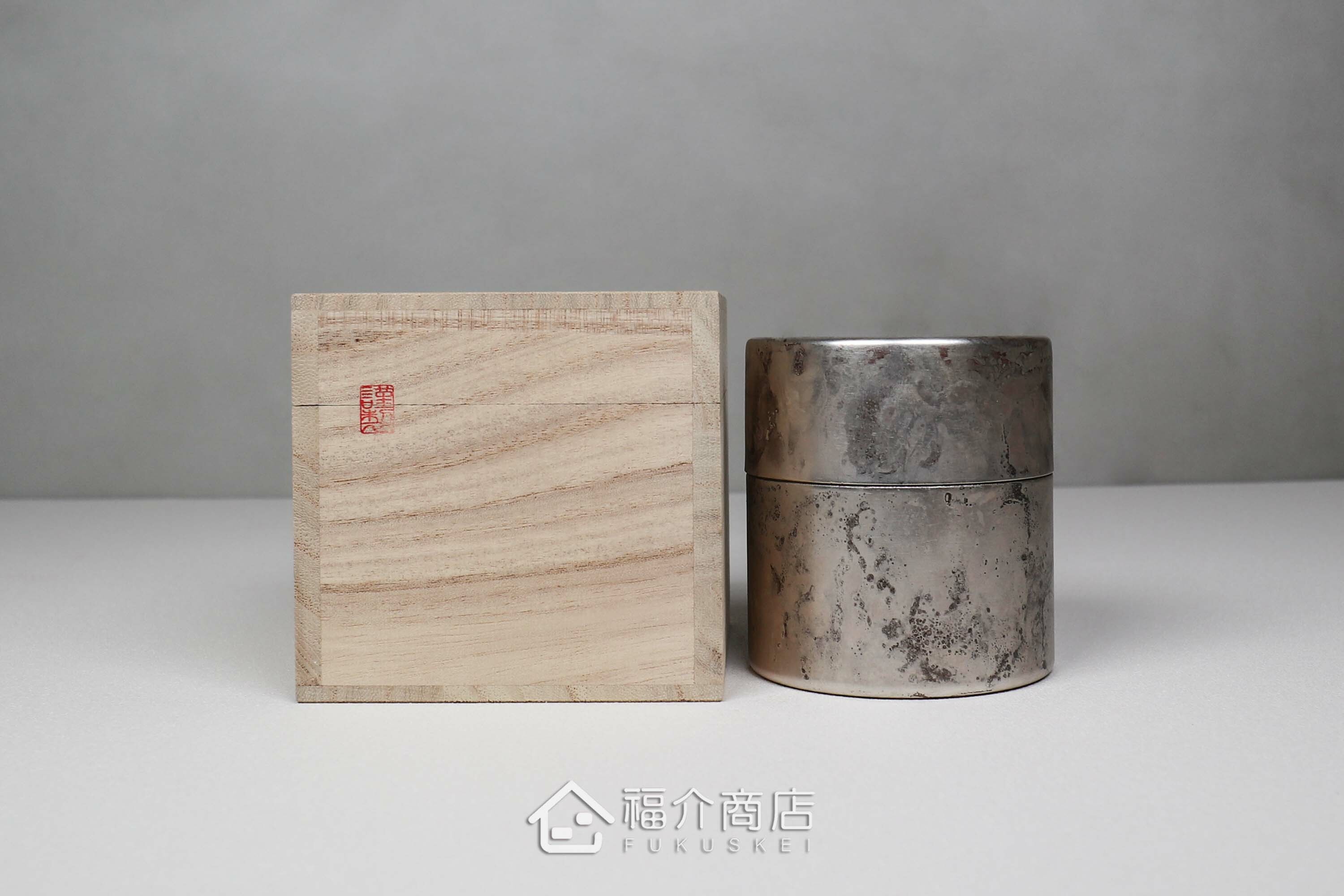 不鏽鋼材質用於保存茶葉用的銀色茶葉罐