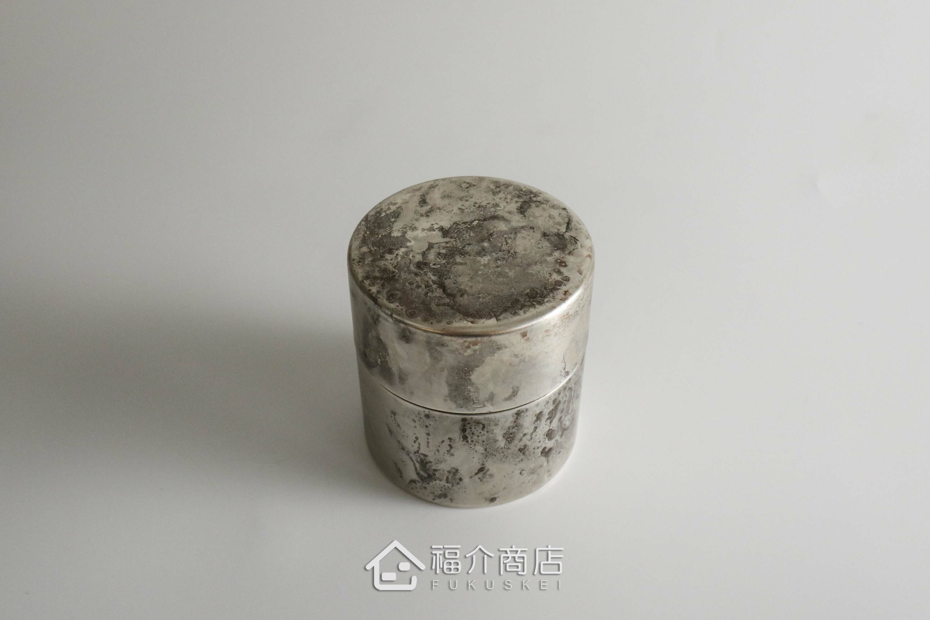 不鏽鋼材質用於保存茶葉用的銀色茶葉罐