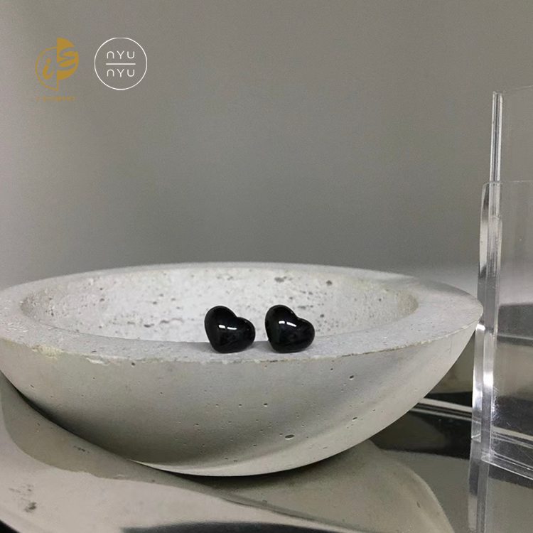 🇰🇷 Nyunyu 可愛亮面愛心耳環 紅/黑