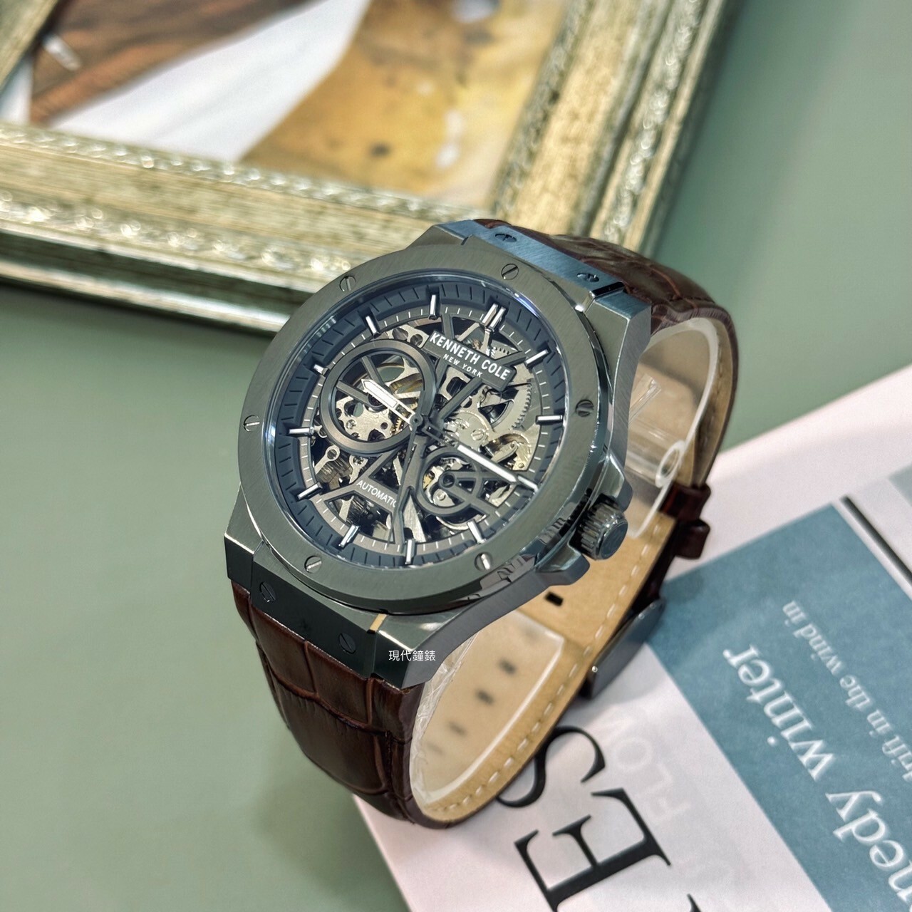 【KENNETH COLE】 鏤空機芯機械皮革男錶KCWGE0033502 43mm 現代鐘錶