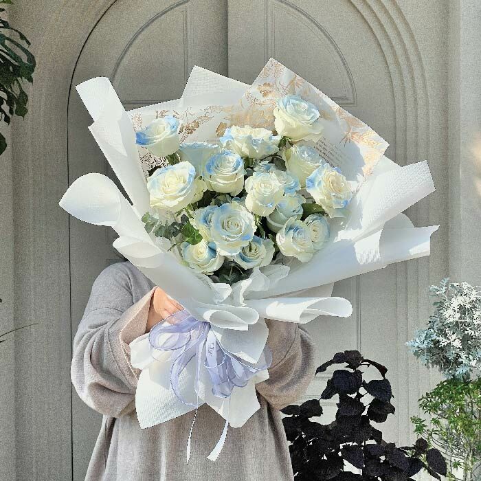 Icy Blue Rose Bouquet