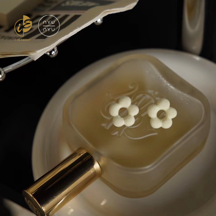 🇰🇷 Nyunyu 甜美空心花形耳環 白/黑/紅/綠/米