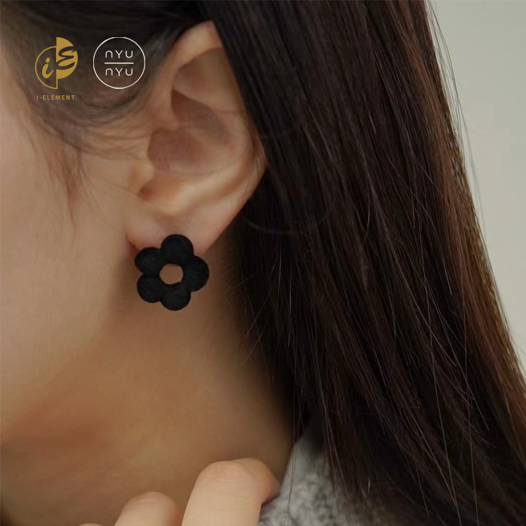 🇰🇷 Nyunyu 甜美空心花形耳環 白/黑/紅/綠/米