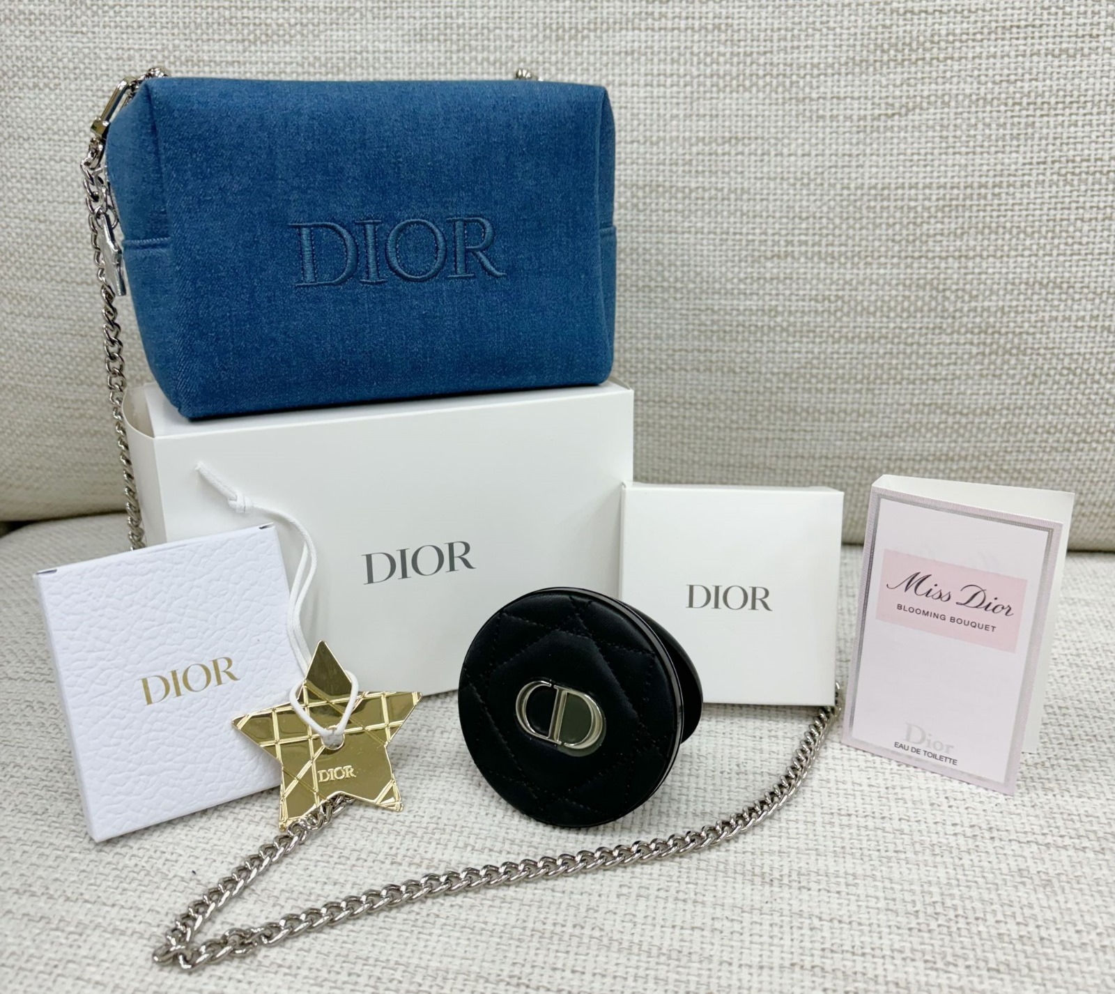 cc8555 Dior 牛仔布化妝袋四件套裝包安裝連鏈$359/1 $$669/2