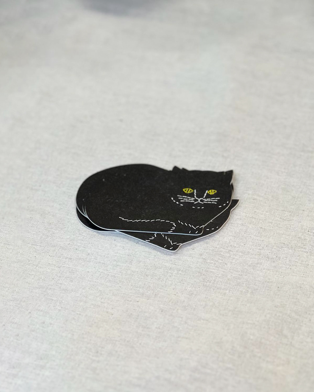 凸版印刷 黑貓紙杯墊 剪裁形｜倉敷意匠 x Tomotake