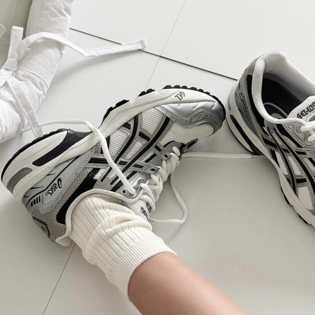 <圓圓同款✨>Asics GEL-1090 老爹鞋 復古 休閒 慢跑鞋 刺繡 銀白黑