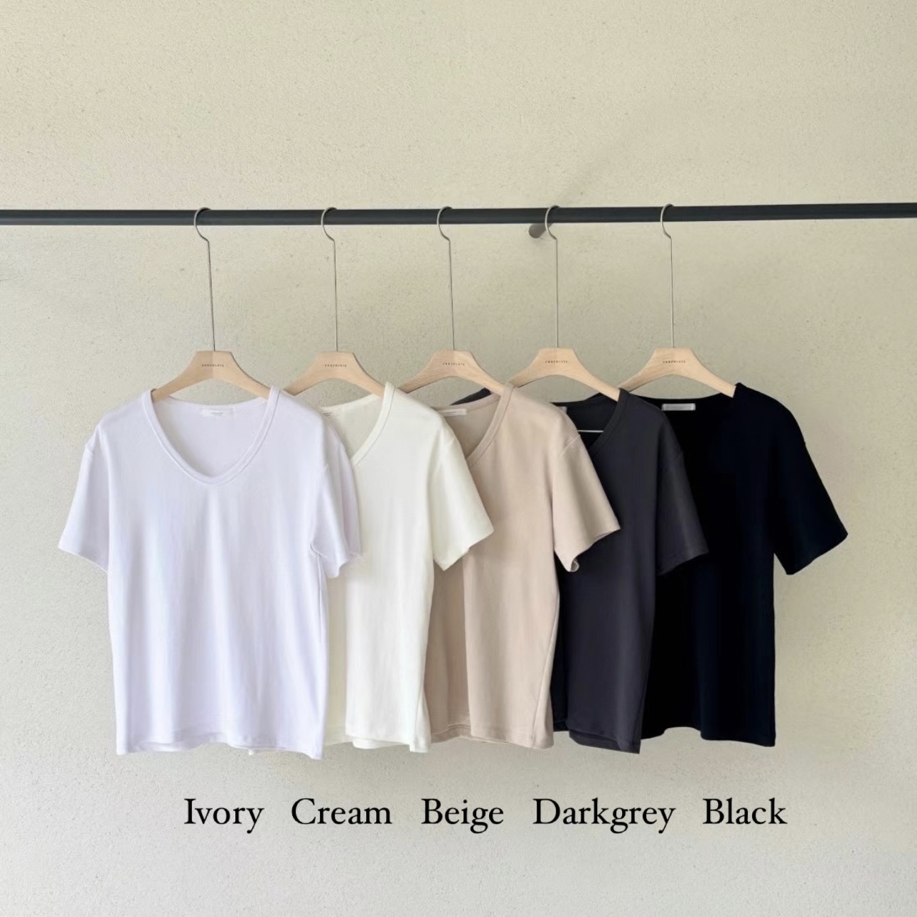 2.24 純色U領棉TEE