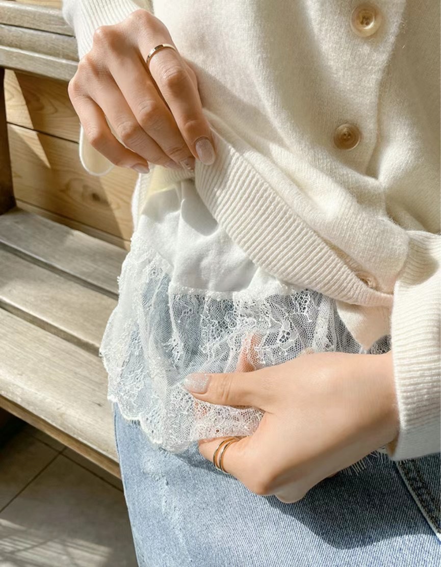 2.24 蕾絲長背心打底