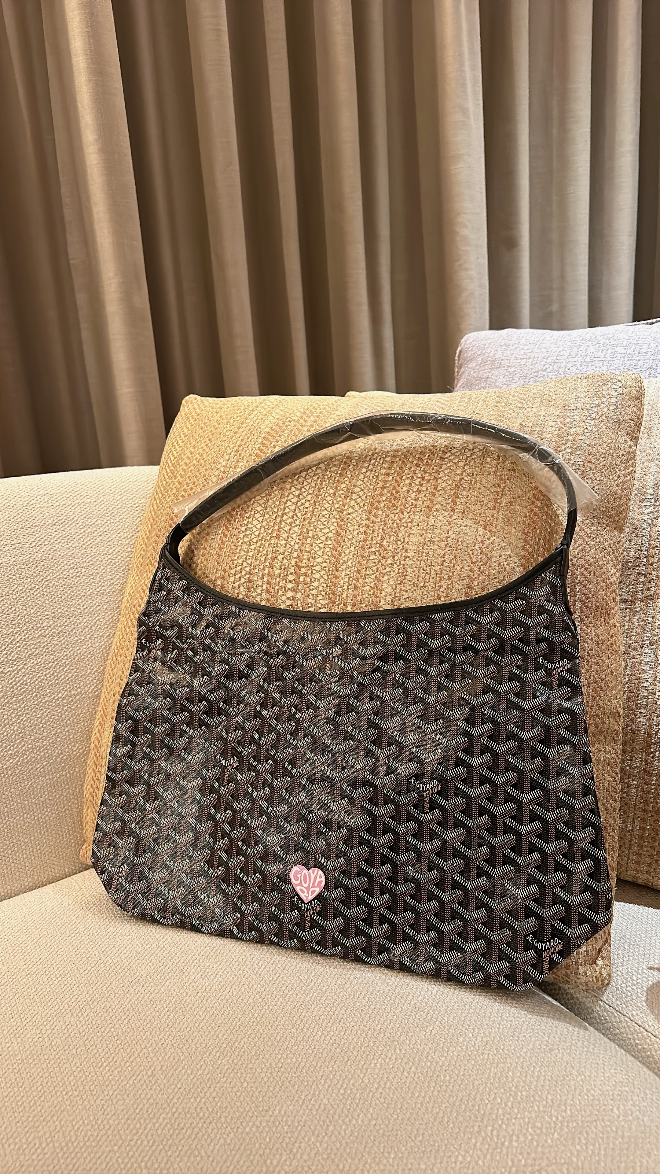 Goyard Hobo black with pink heart
