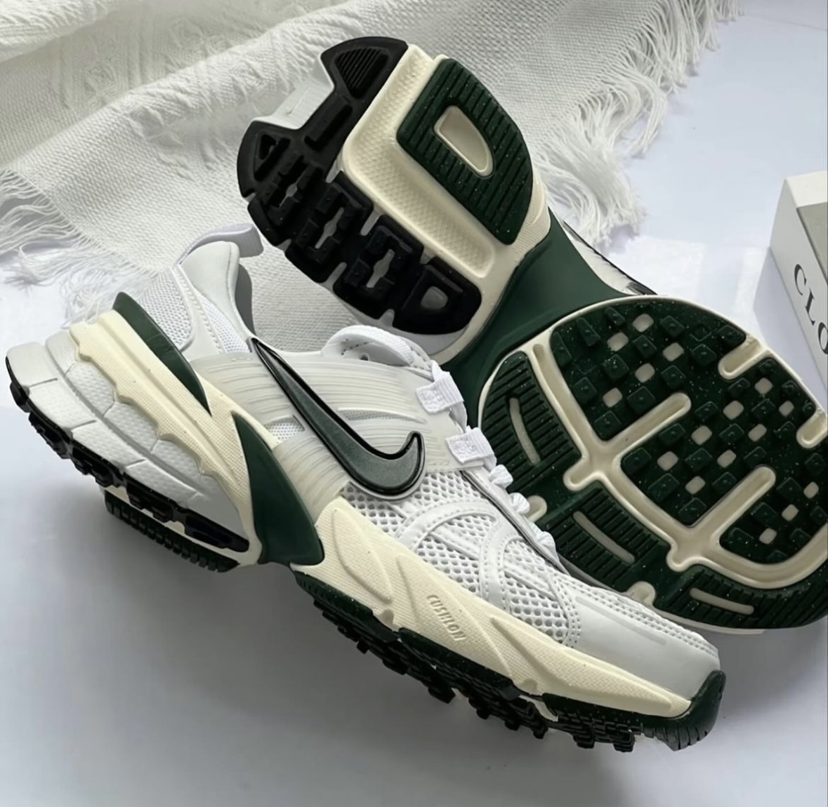 Nike V2K Run 復古奶油綠 復古 慢跑鞋 老爹鞋 Y2K FD0736-101/預購