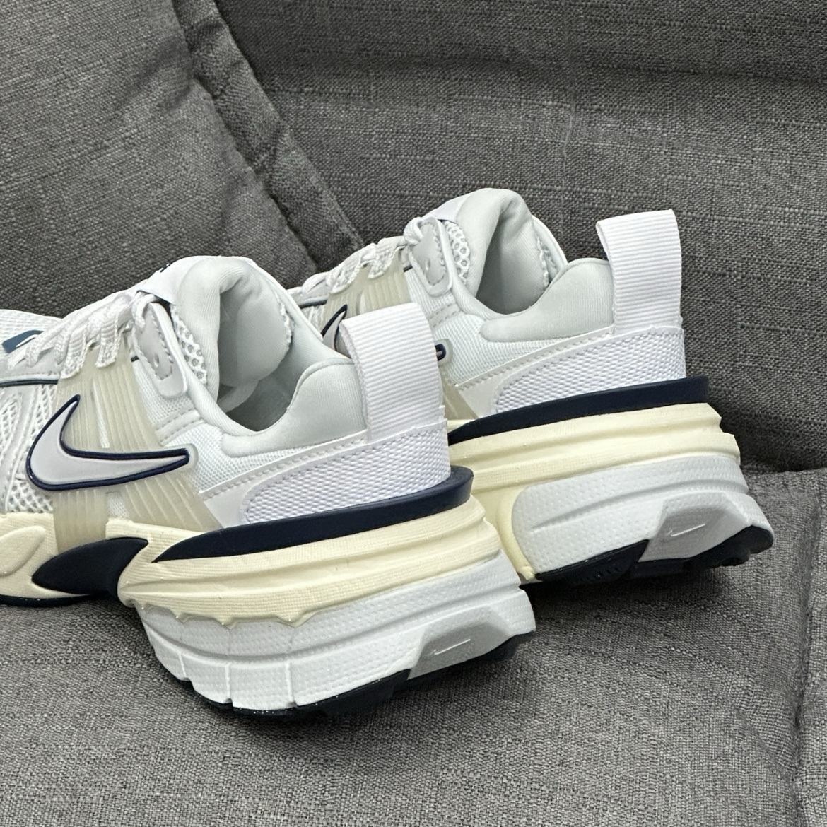 Nike V2K Run Runtekk 白銀深藍 奶油莫蘭迪 Y2K 復古老爹鞋
