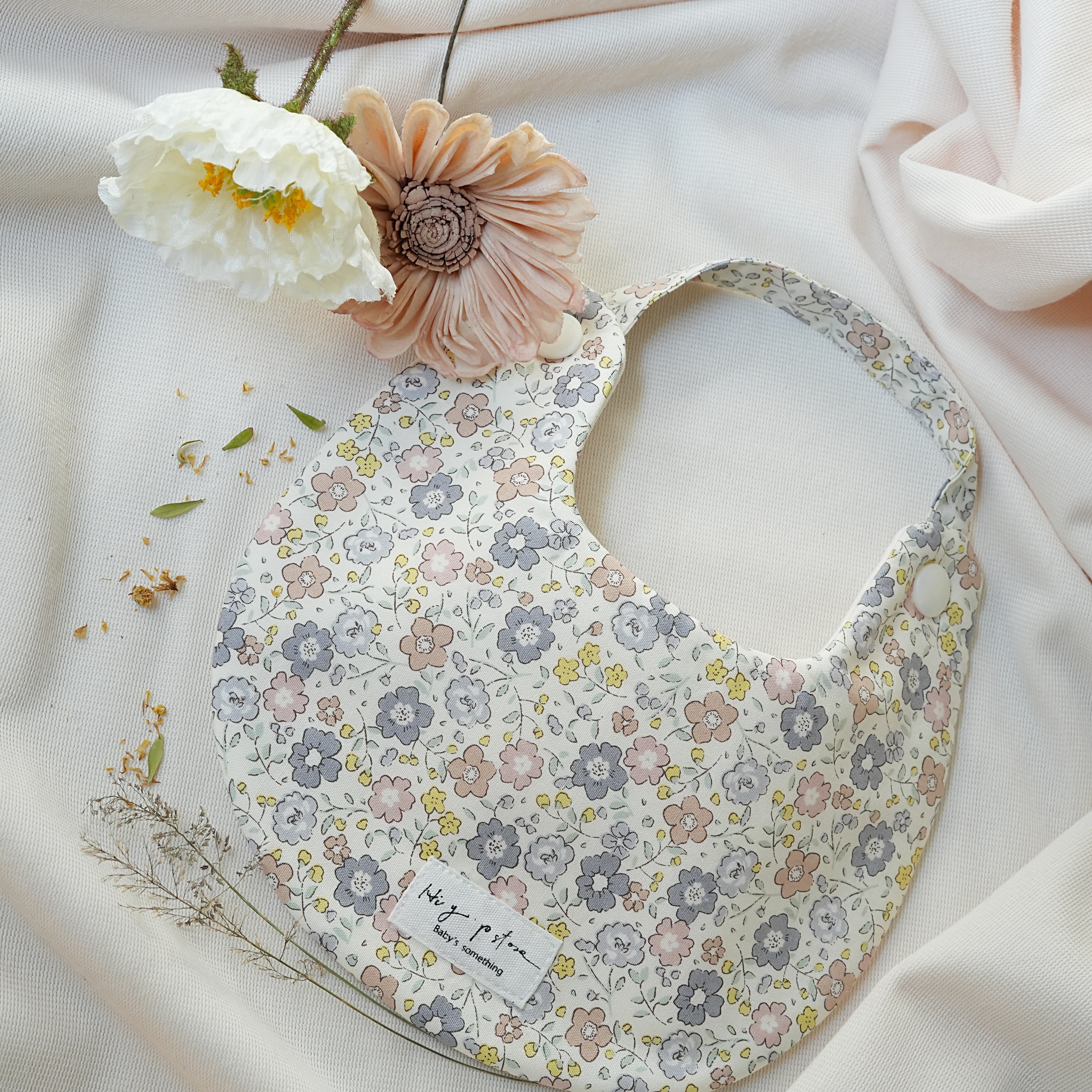 Hi Y.P store-手作圍兜-莫蘭迪小花