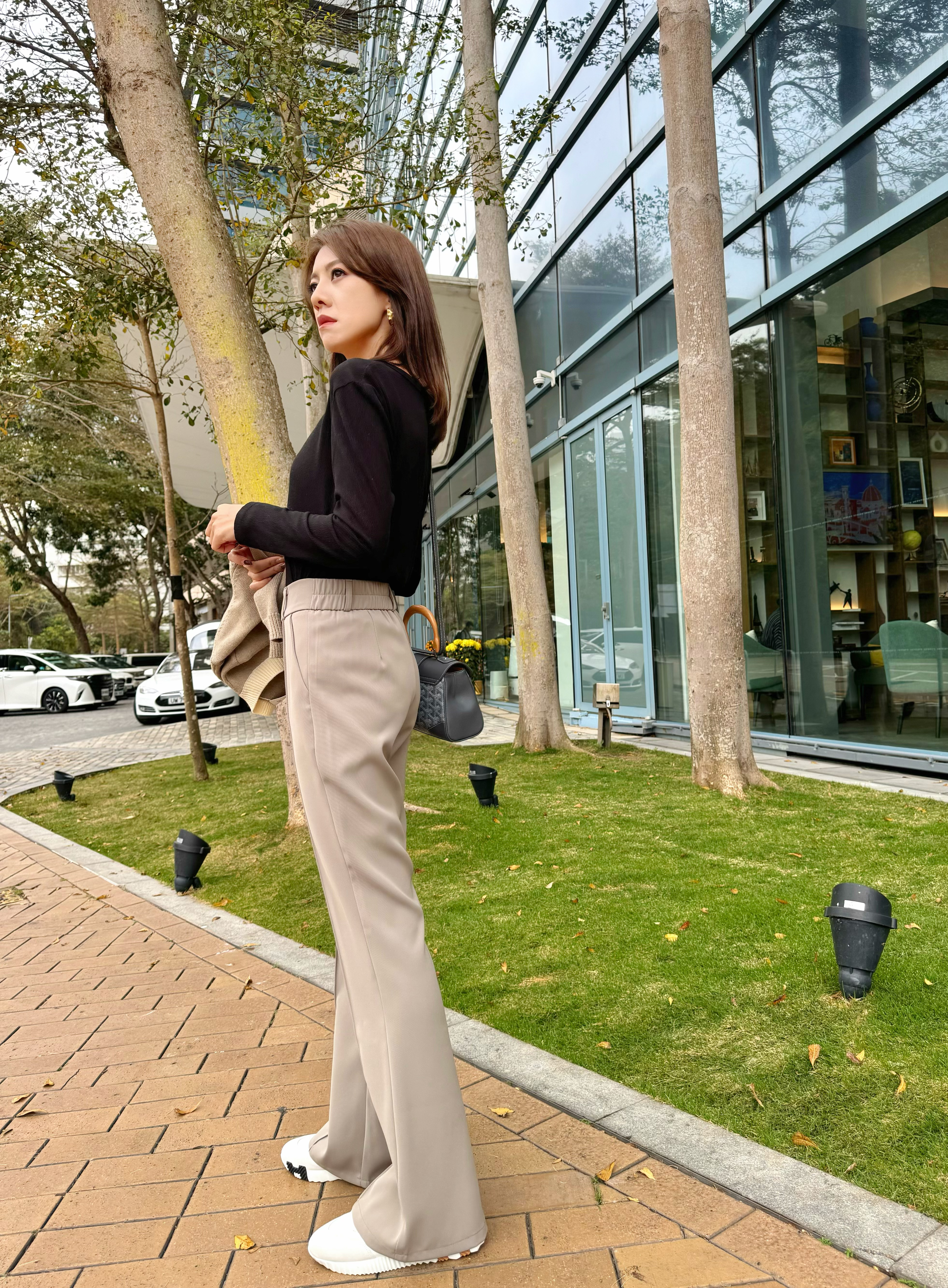 Pintuck Flared Pants_PT239L03