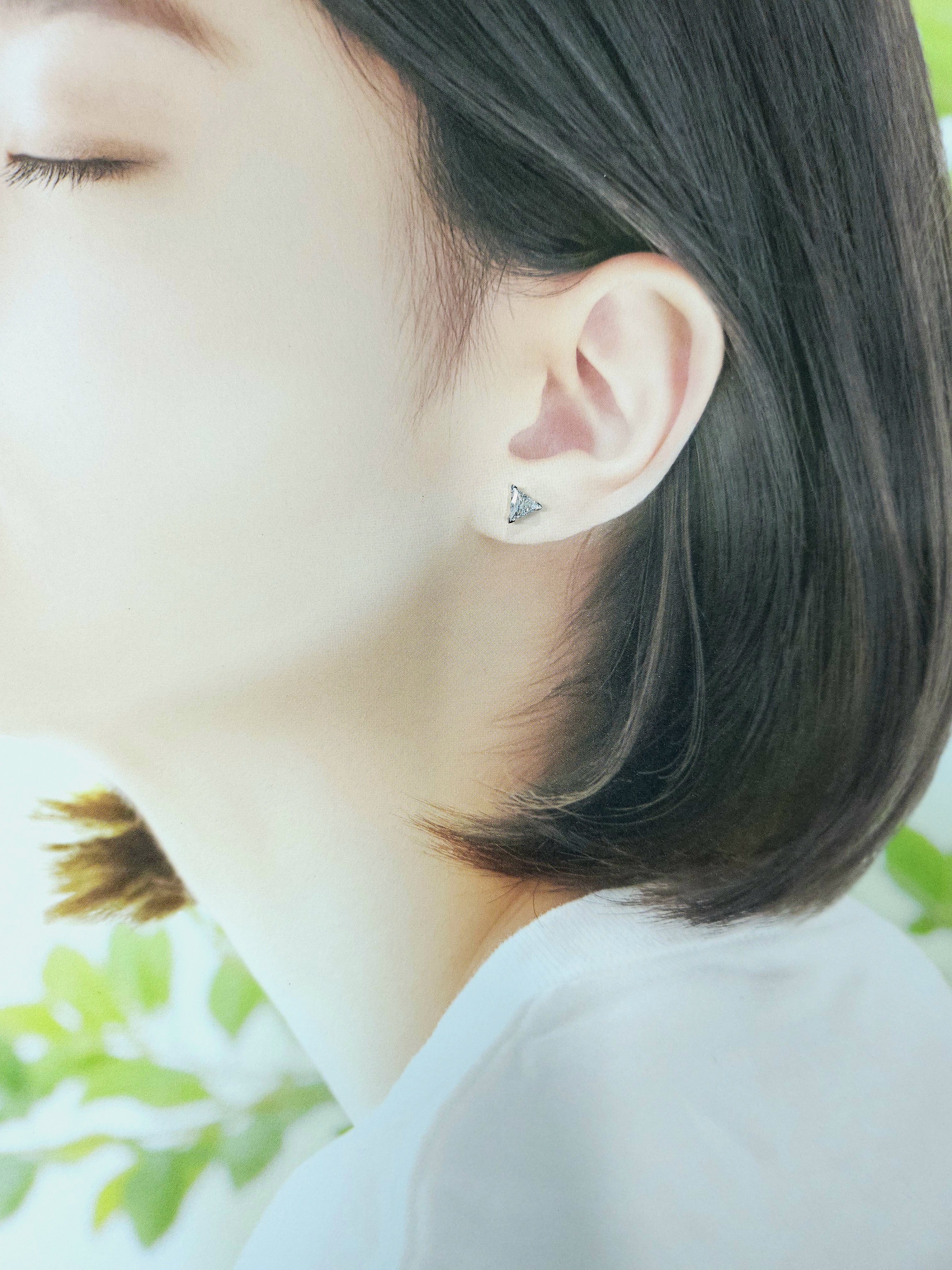 全新18K白金【主石79份三角形鑽石】耳環