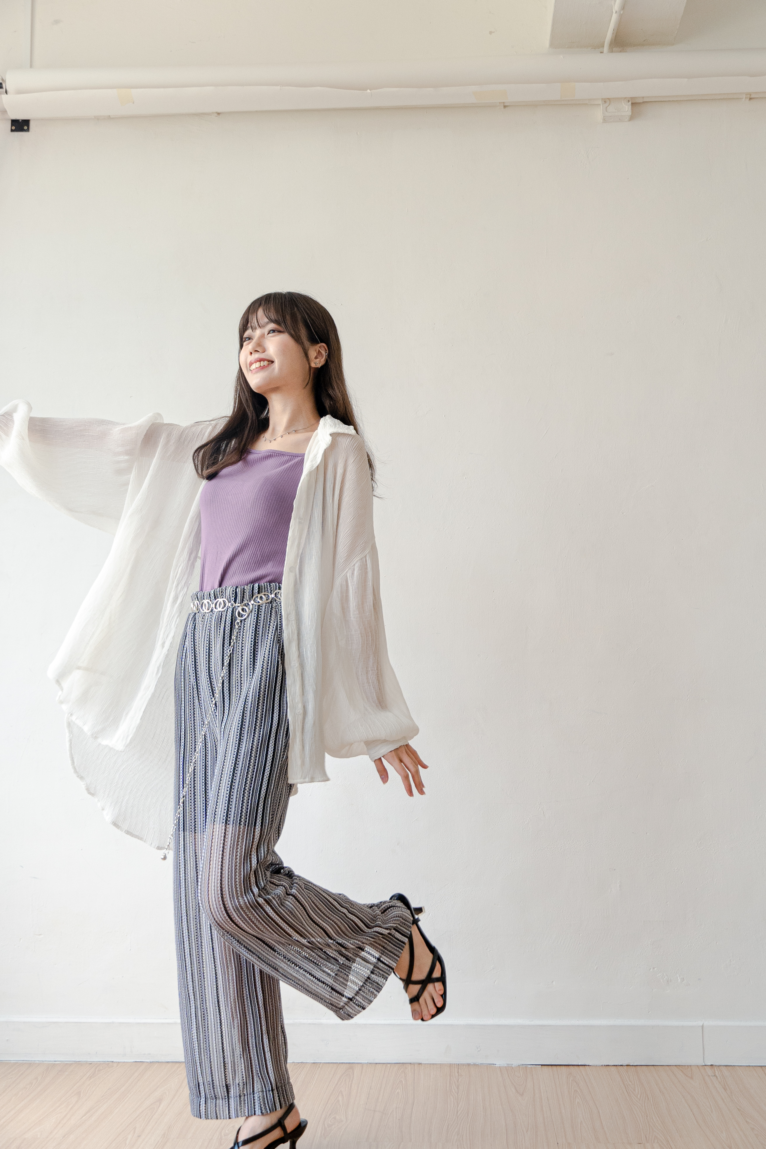 顯瘦必入！薄透壓褶恤衫 - JK9213