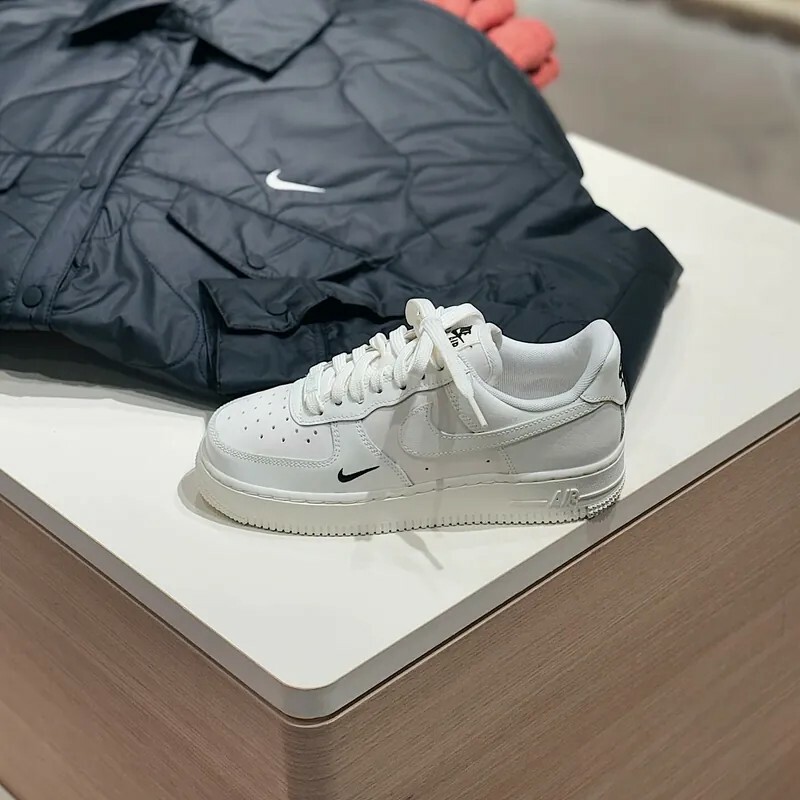 Nike Air Force 1 ESS TRK3 日本限定奶油白小勾