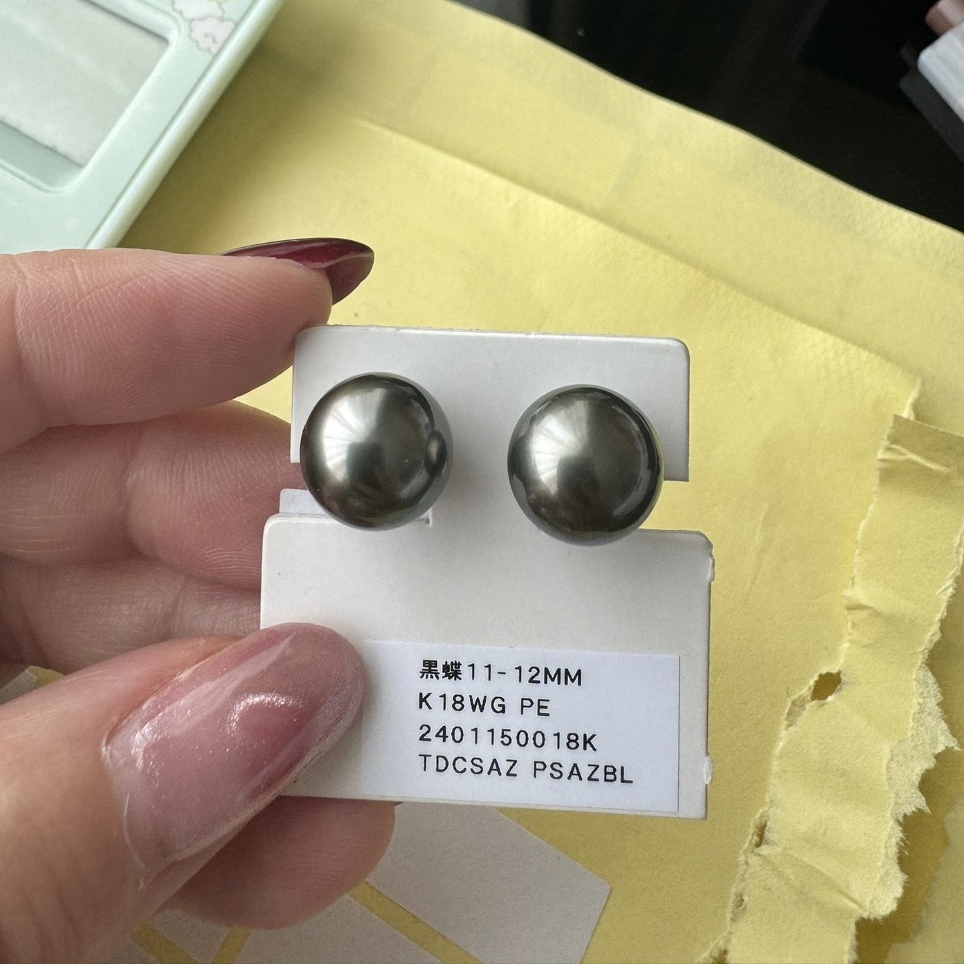 3. 大溪地11-12mm 帶綠 無瑕 K18 耳環