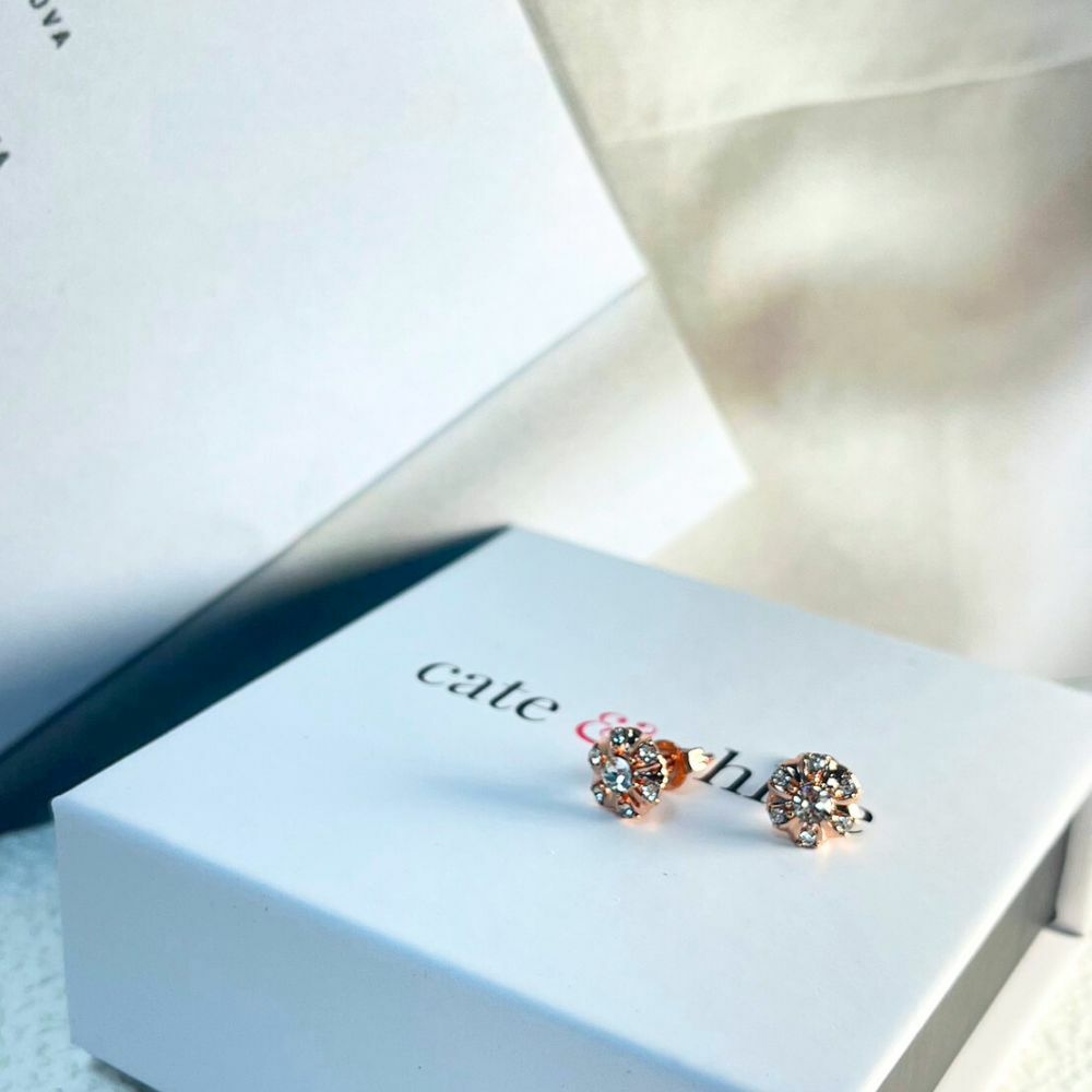 Cate&Chloe Faye 18K鍍金精緻小花朵水晶耳環