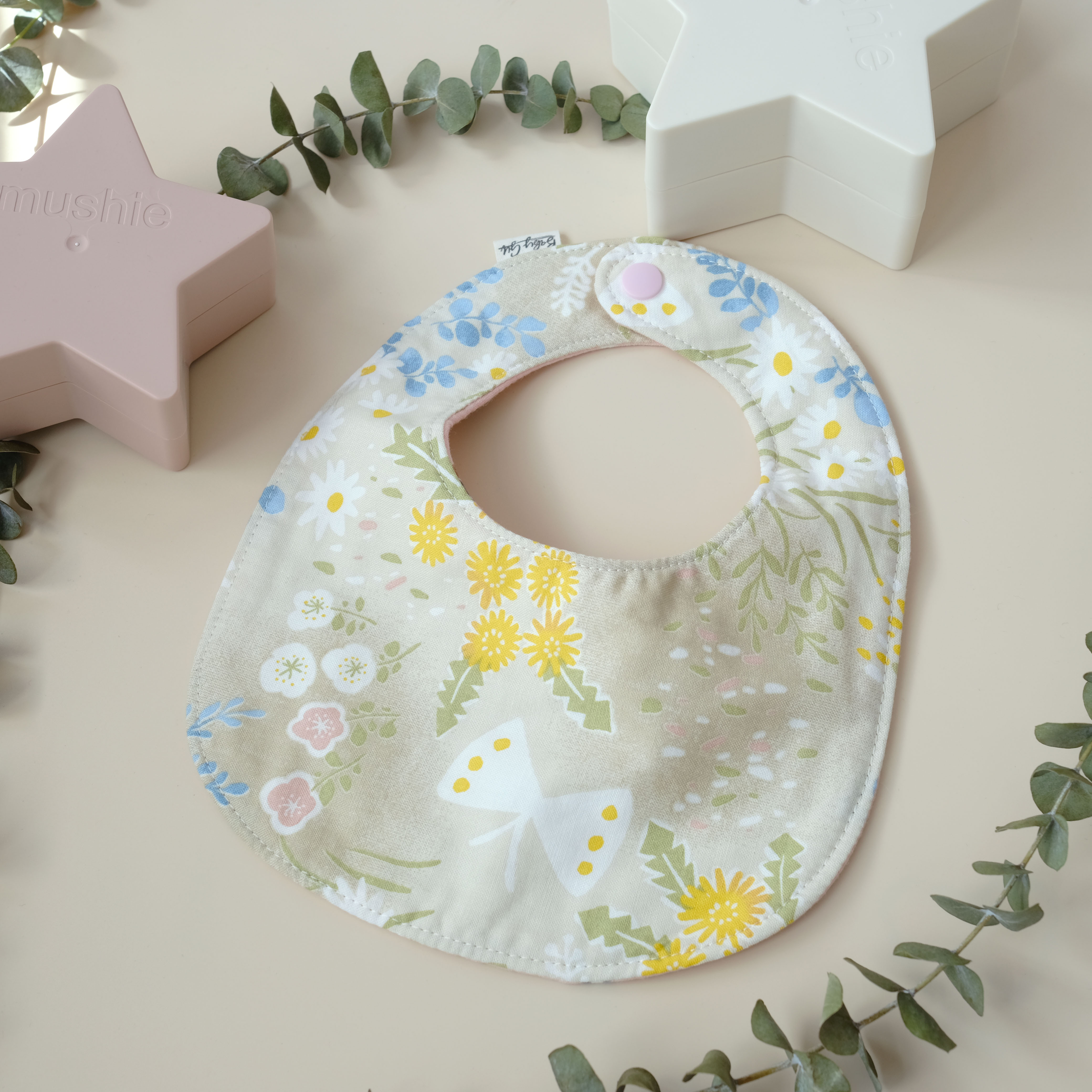 綠底白粉花/粉底動物口水肩