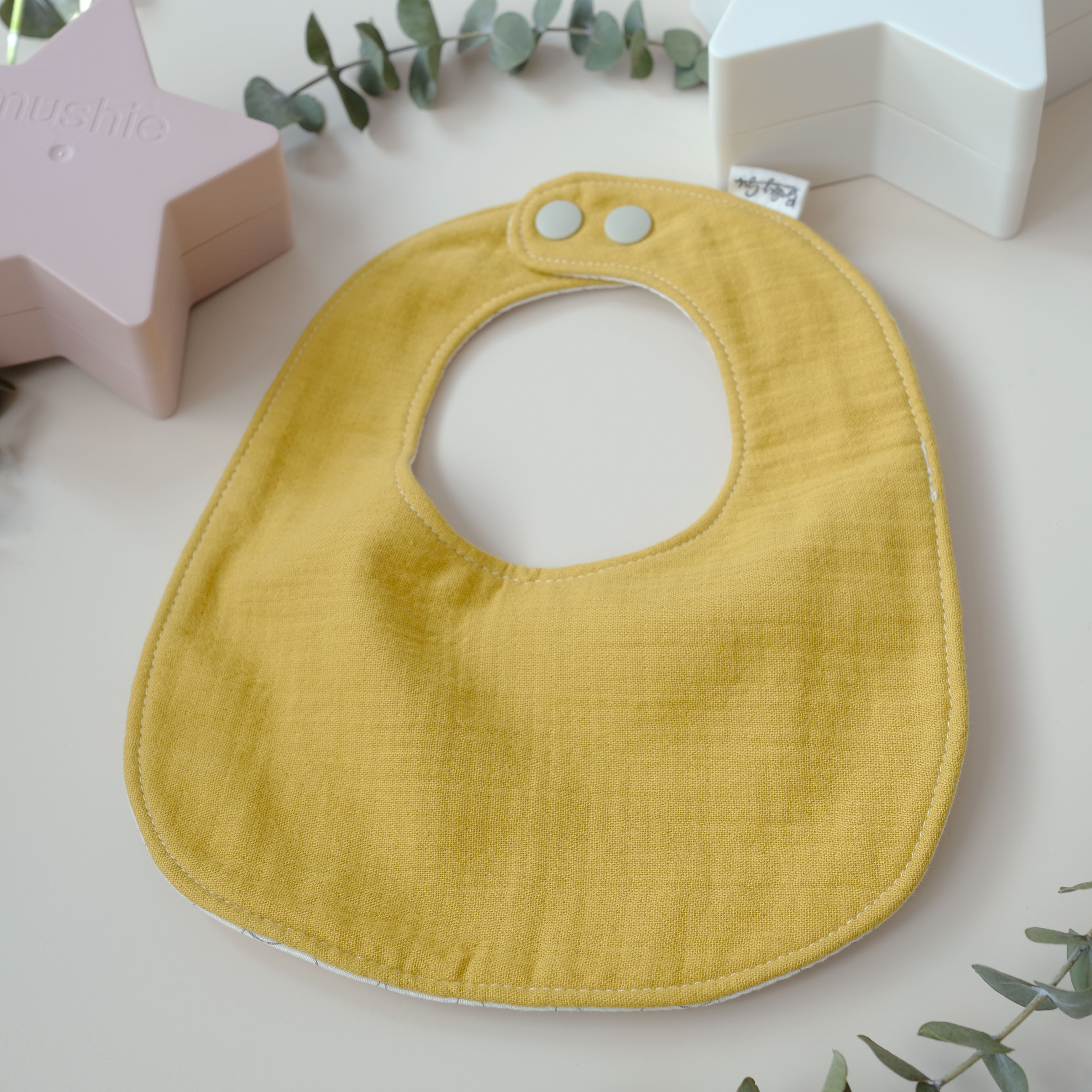 雞仔/薑黃色口水肩