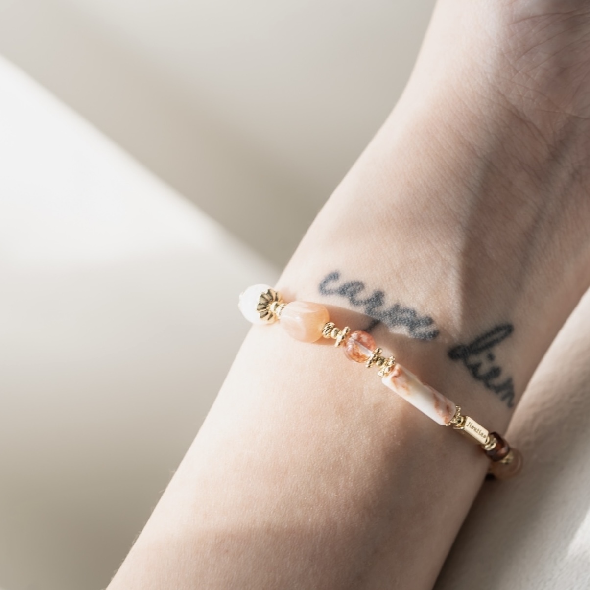 橘色是屬於春天的：紅網絡石｜橙月光｜雪花幽靈｜橙石榴｜紅膠花