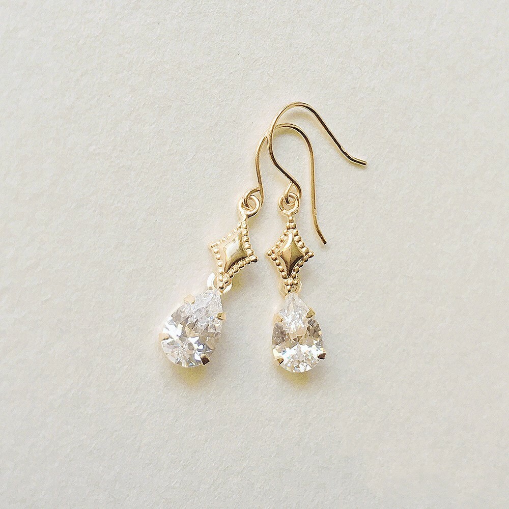 【me.luxe】K10菱紋水滴鋯石耳環