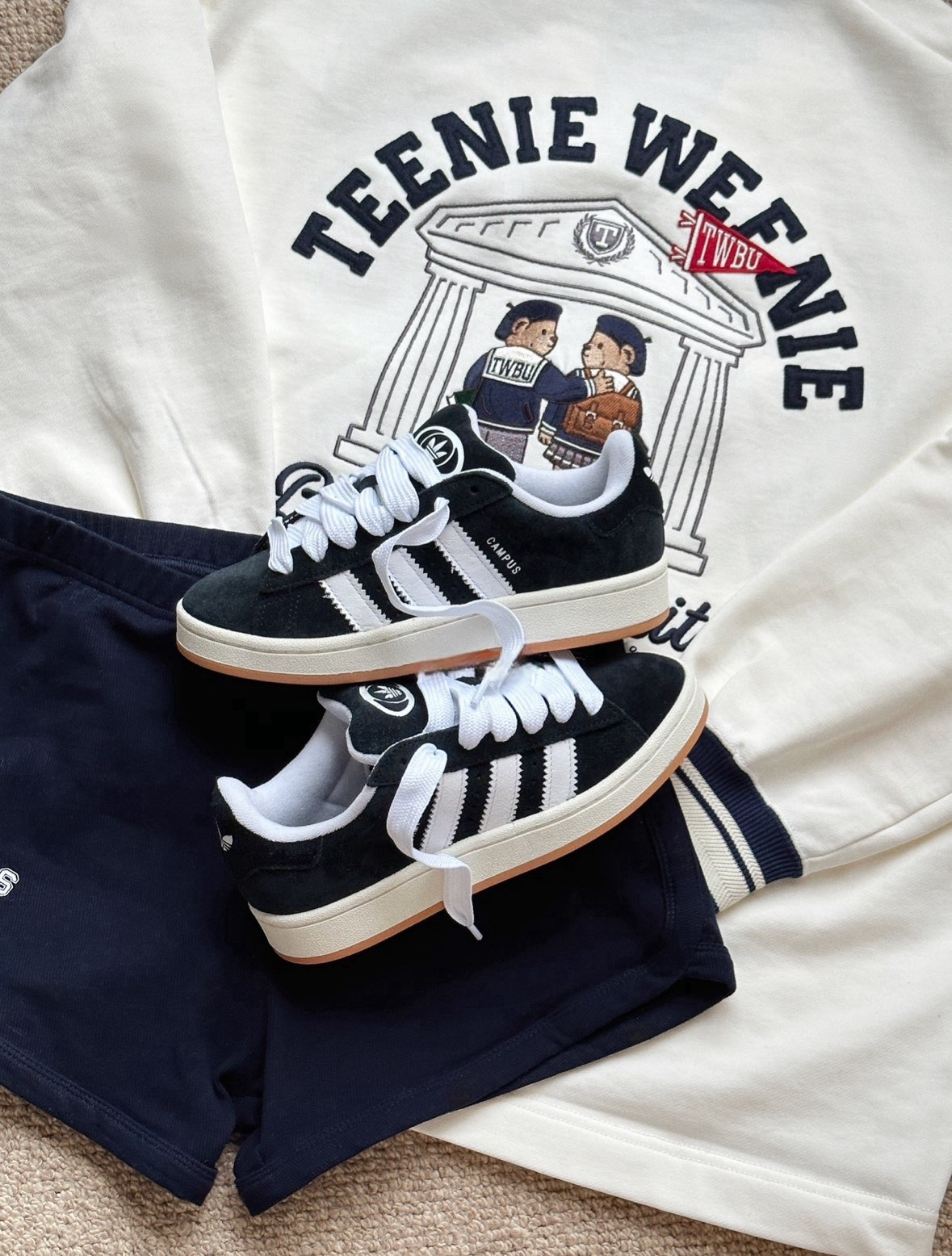 Adidas Campus 00s 麵包鞋 三葉草 黑白 焦糖底 Lisa同款 HQ8708/預購