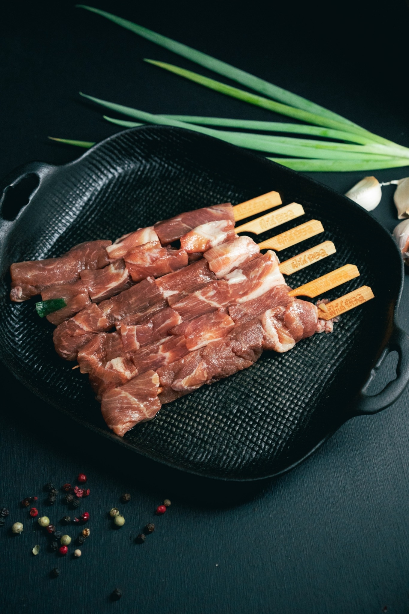 【路邊烤肉】串燒系列 : 梅花豬肉串 (6入)