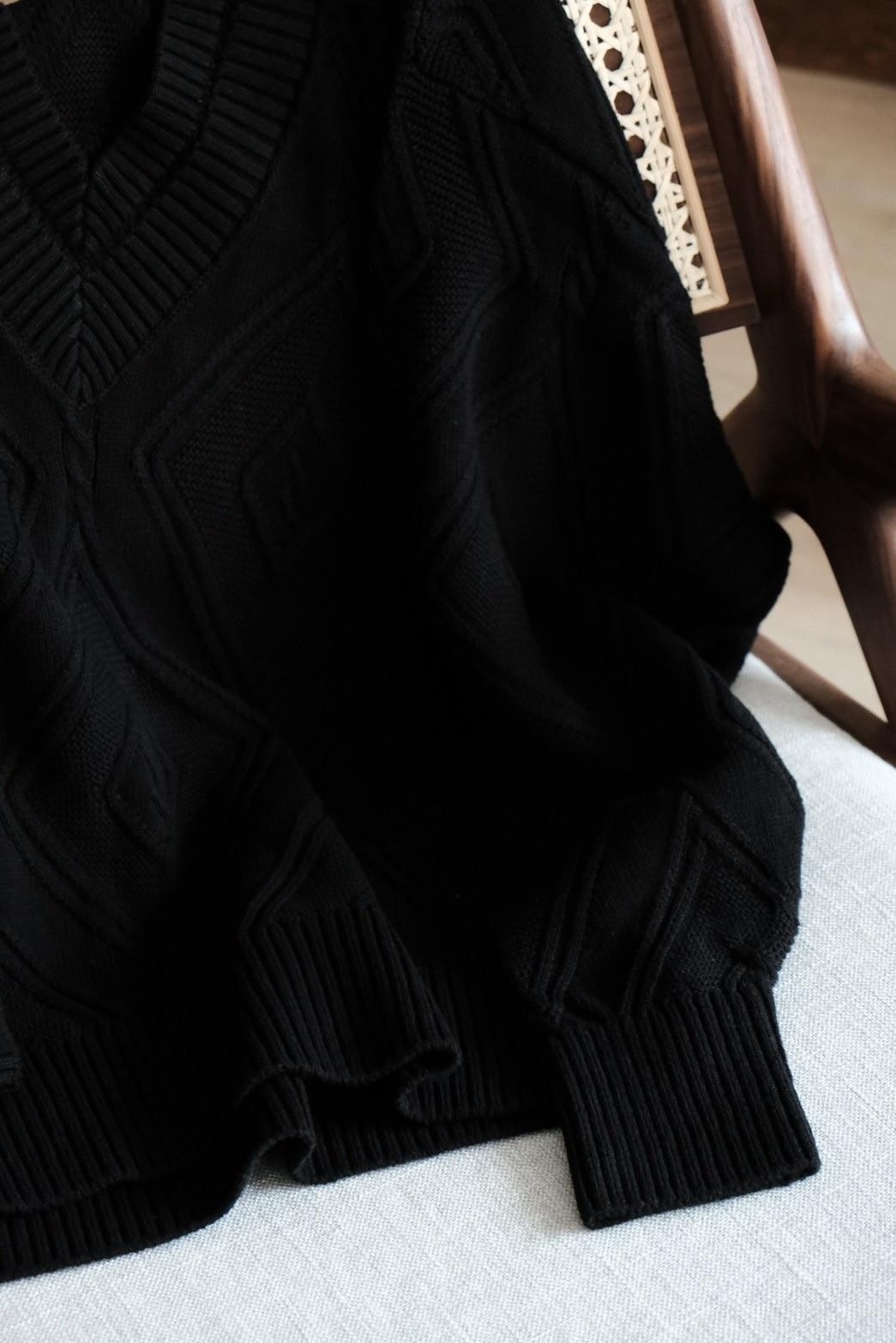 JieDa - CABLE KNIT / BLACK