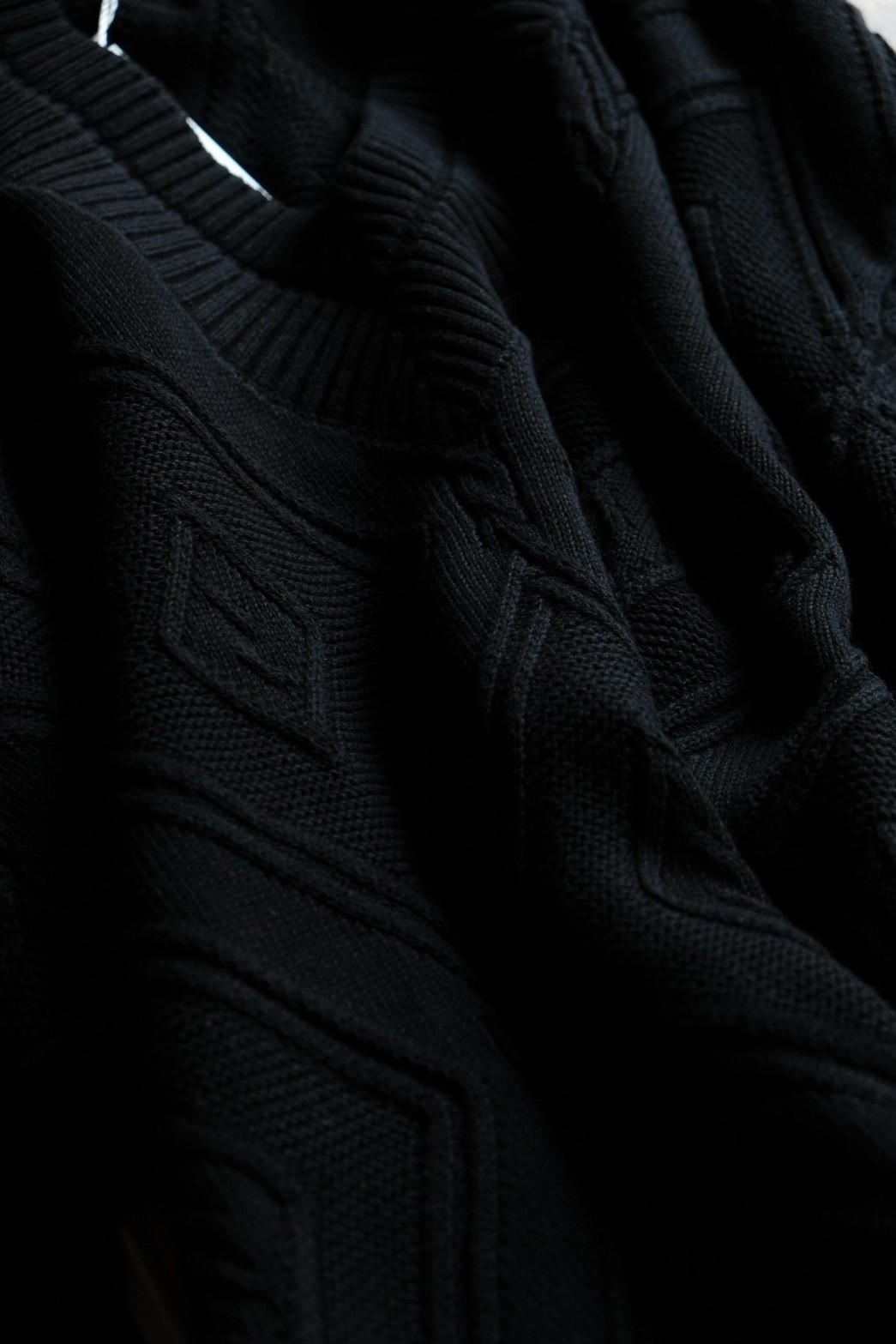 JieDa - CABLE KNIT / BLACK