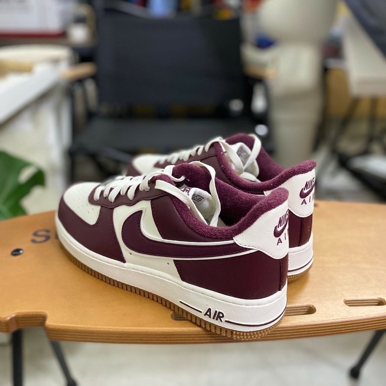 Nike Air Force 1'07 LV8 酒紅焦糖底 紅白 DQ7659-102