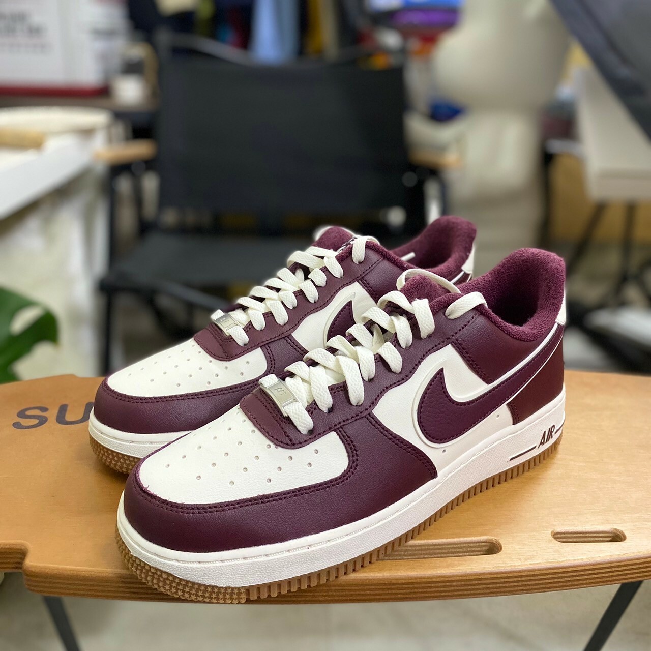 Nike Air Force 1'07 LV8 酒紅焦糖底 紅白 DQ7659-102