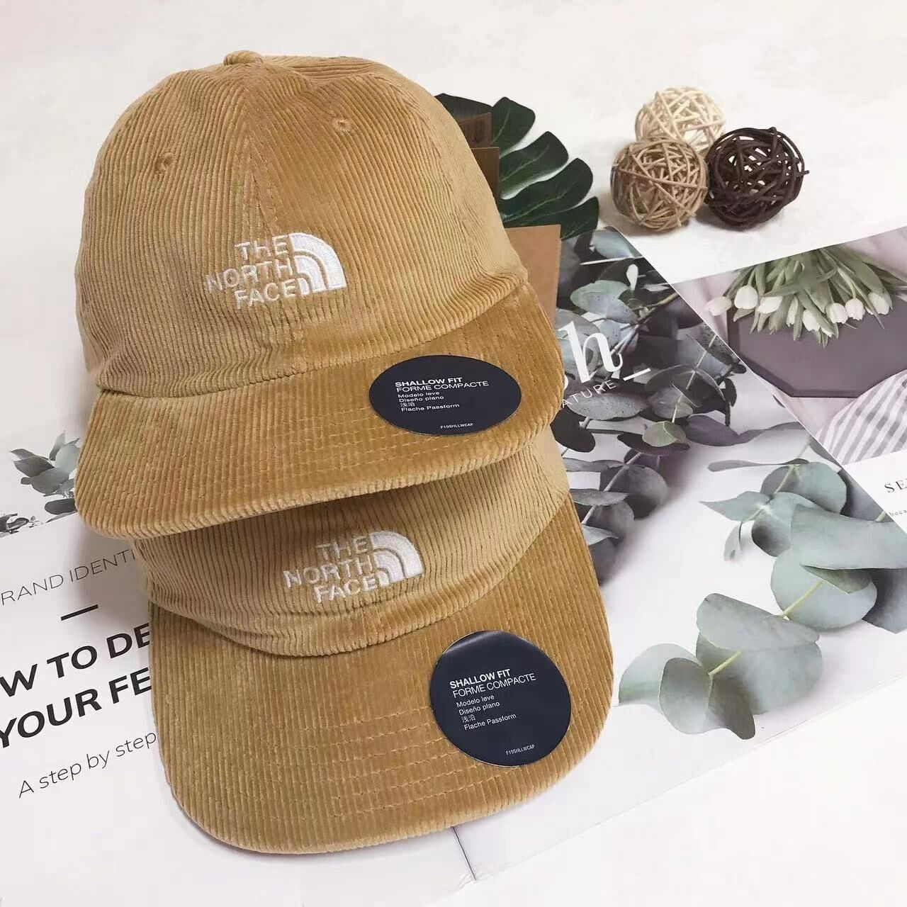 THE NORTH FACE CORDUROY CAP