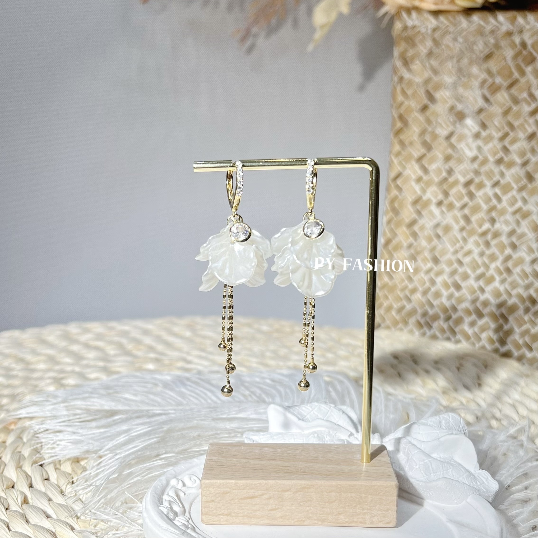 Py0205 BLING BLING FLOWER BALLET DANCER SMALL HOOP